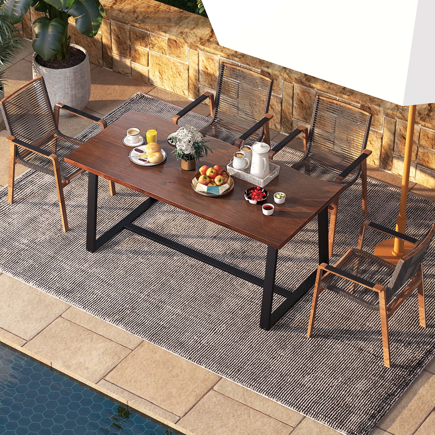 Grande table de salle à manger de 63 po de Costway pour 4-6&nbsp;personnes avec cadre en métal robuste Wavy Edge