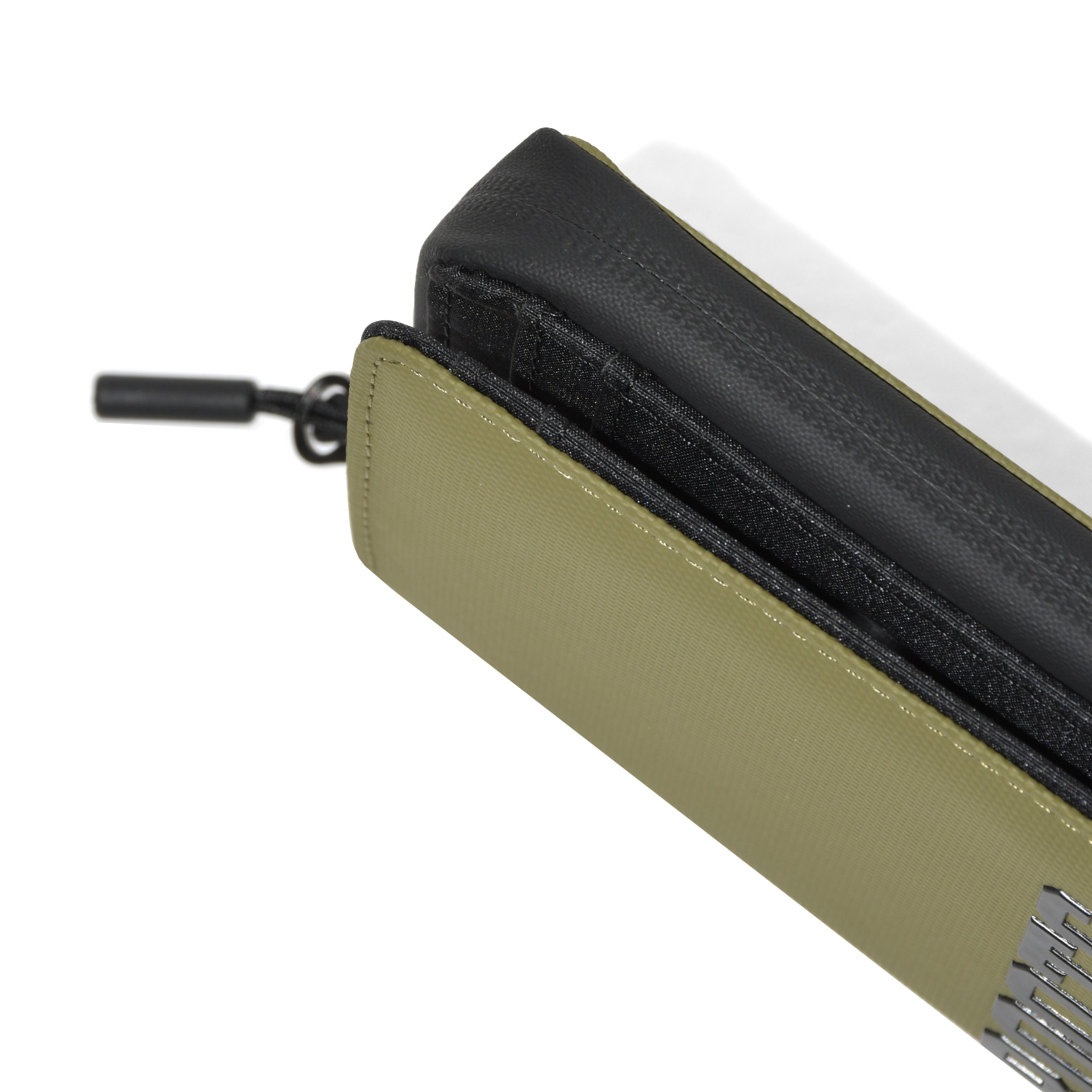 PORTEFEUILLE COMPACT À FERMETURE À GLISSIÈRE TOUT AUTOUR ET BOUTON-PRESSION