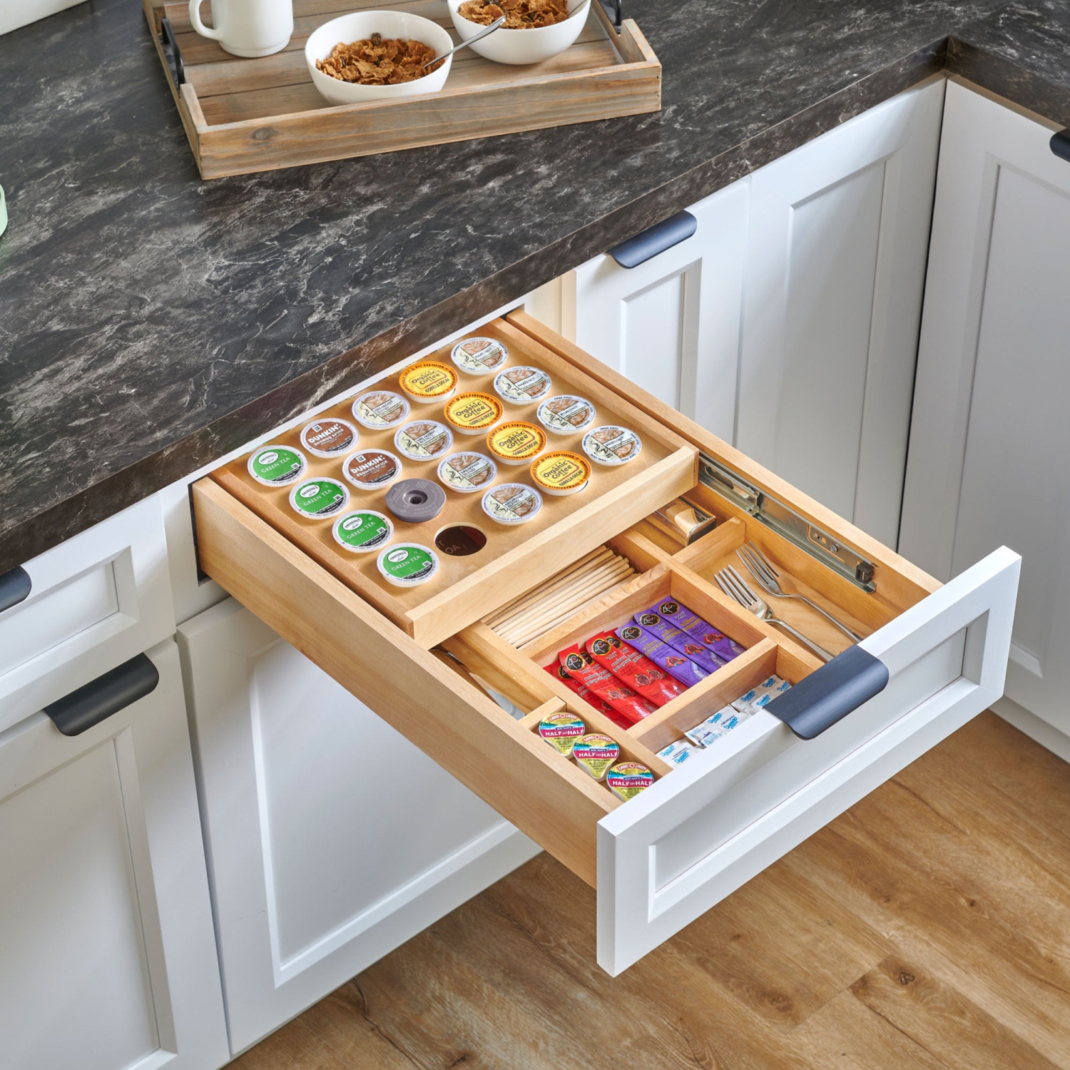 Range-tout de tiroir en KCUP étagé de 4WTCD 15 po avec glissières à fermeture en douceur Rev-A-Shelf