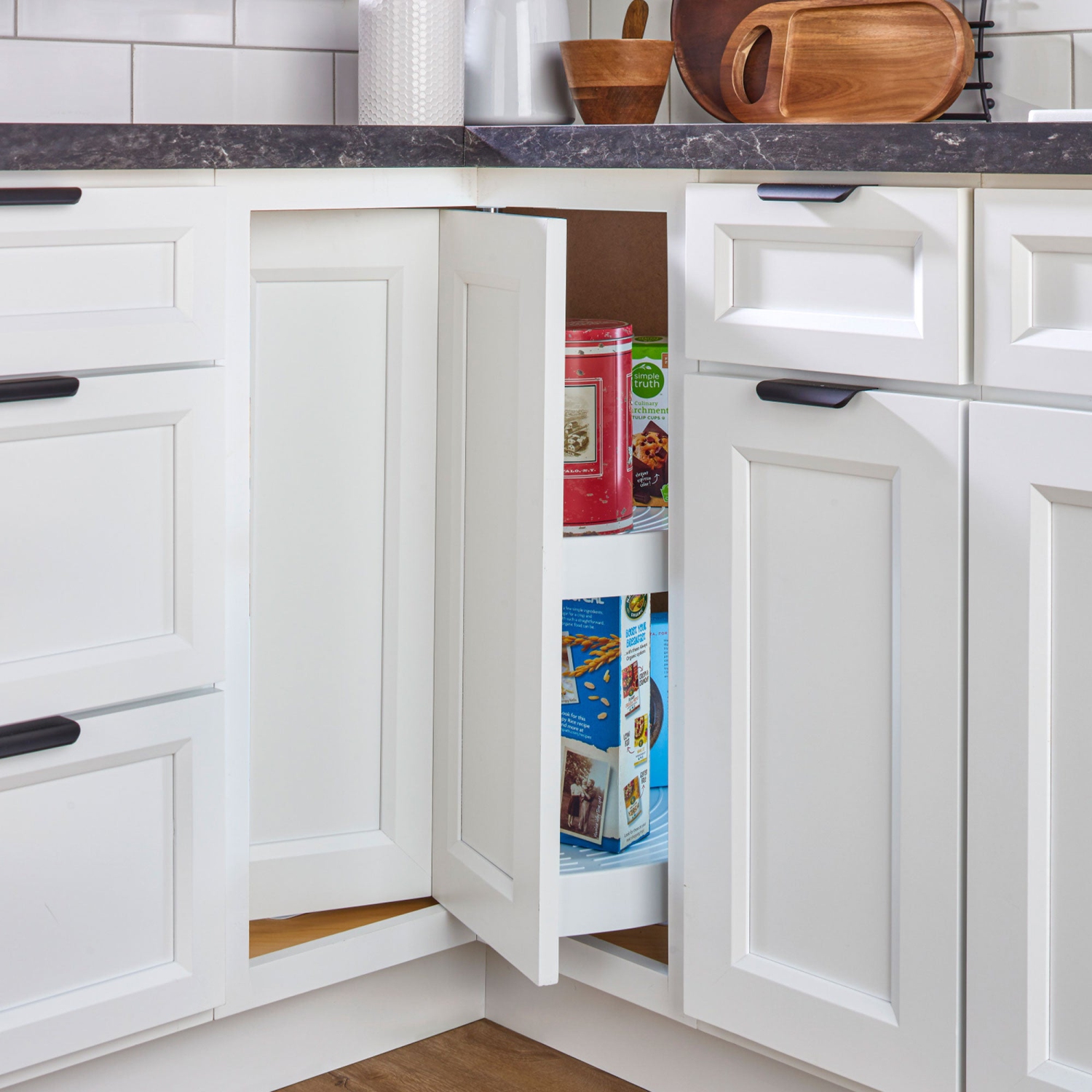 Rev-A-Shelf 28&nbsp;po Lazy Susan Pie-Cut Polymer deux tablettes, blanc, LD-2942-28-11-1