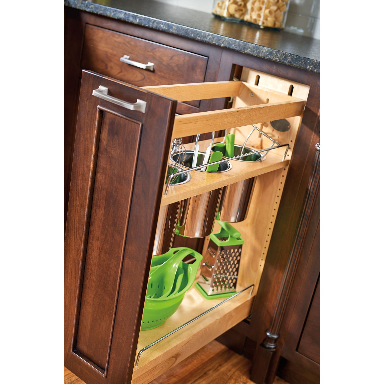 L'organisateur d'armoire de cuisine rétractable de 8&nbsp;po avec fermeture amortie de Rev-A-Shelf, 448-BCSC8C
