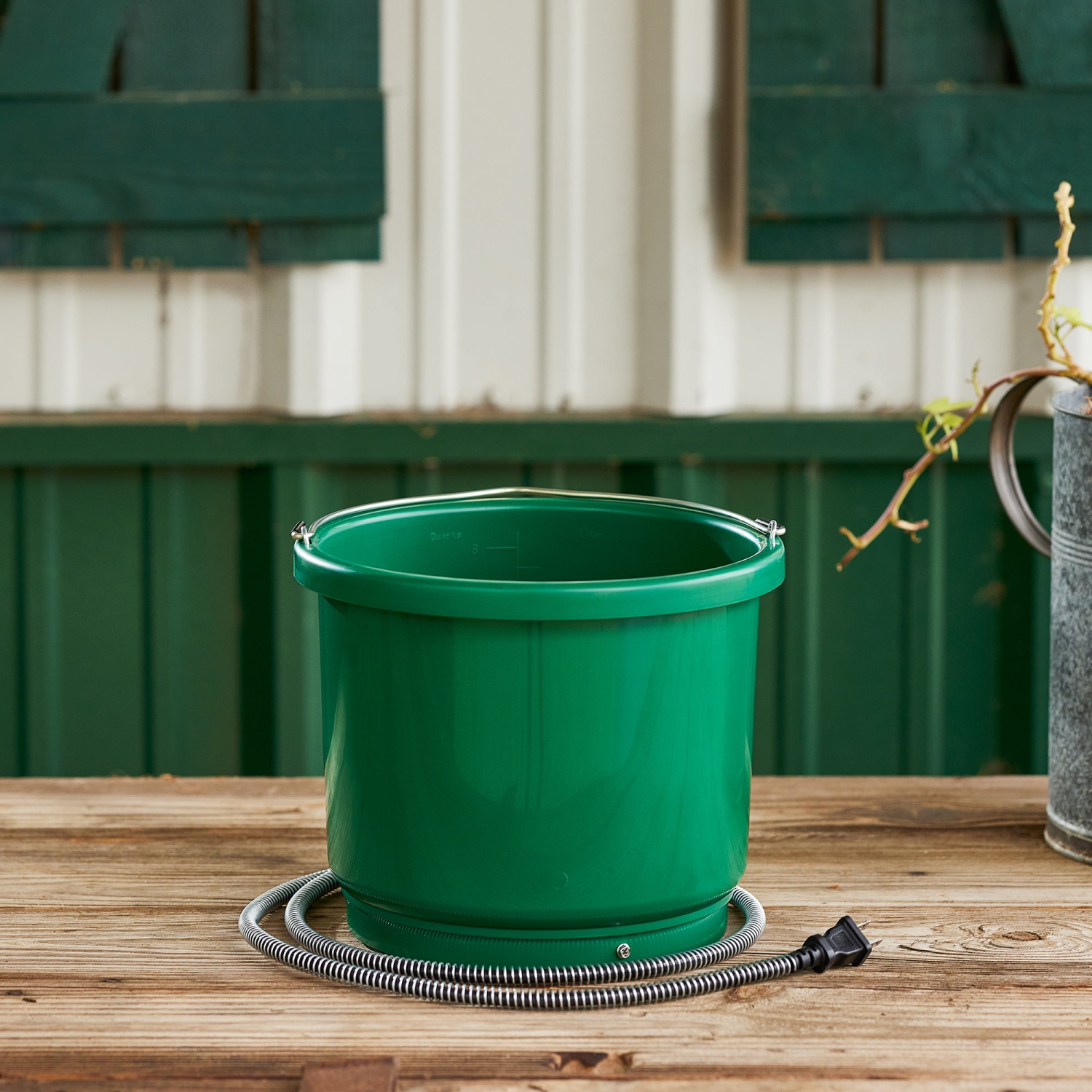 Farm Innovators Model Oversized 2 Gallon Plastic Heated Bucket, 60 Watt