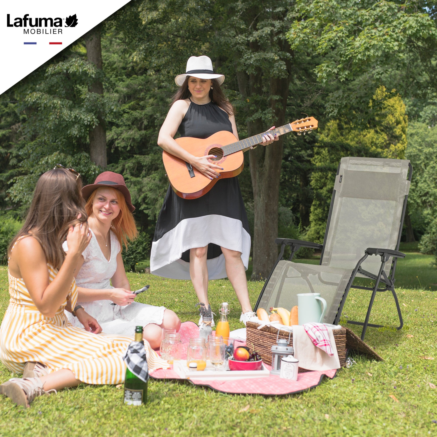 Lafuma – Fauteuil long inclinable extérieur à inclinaison droite en Batyline ISO relaxation 0 Gravity, saisir