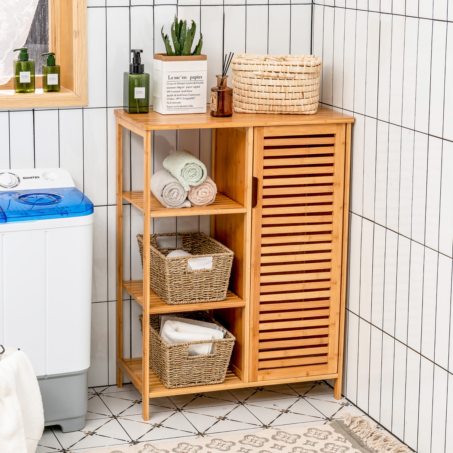 Armoire de salle de bain en bambou de Costway avec porte simple et 3 tablettes ouvertes