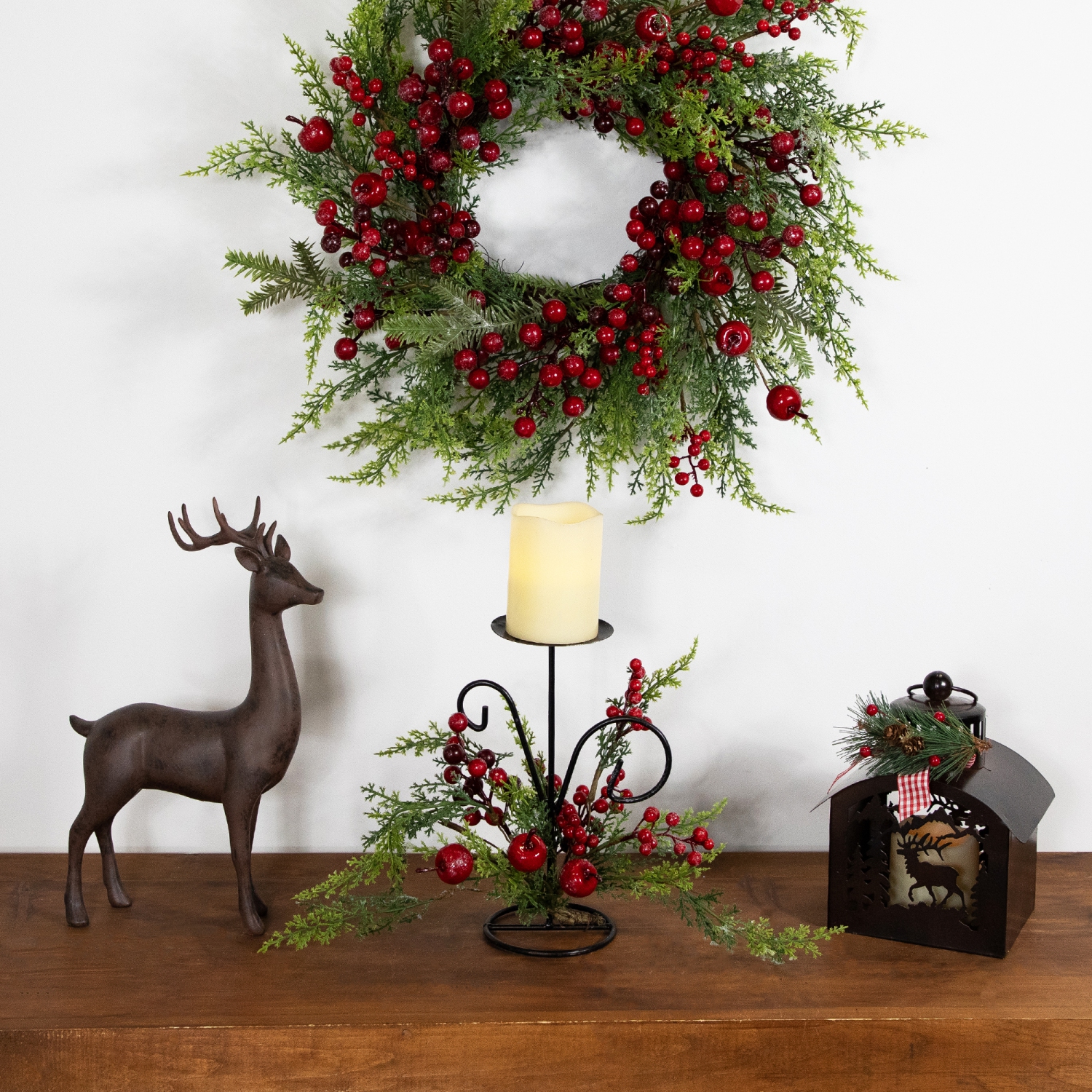 Porte-bougie pilier de Noël pommes et baies - 10 po - Vert et rouge