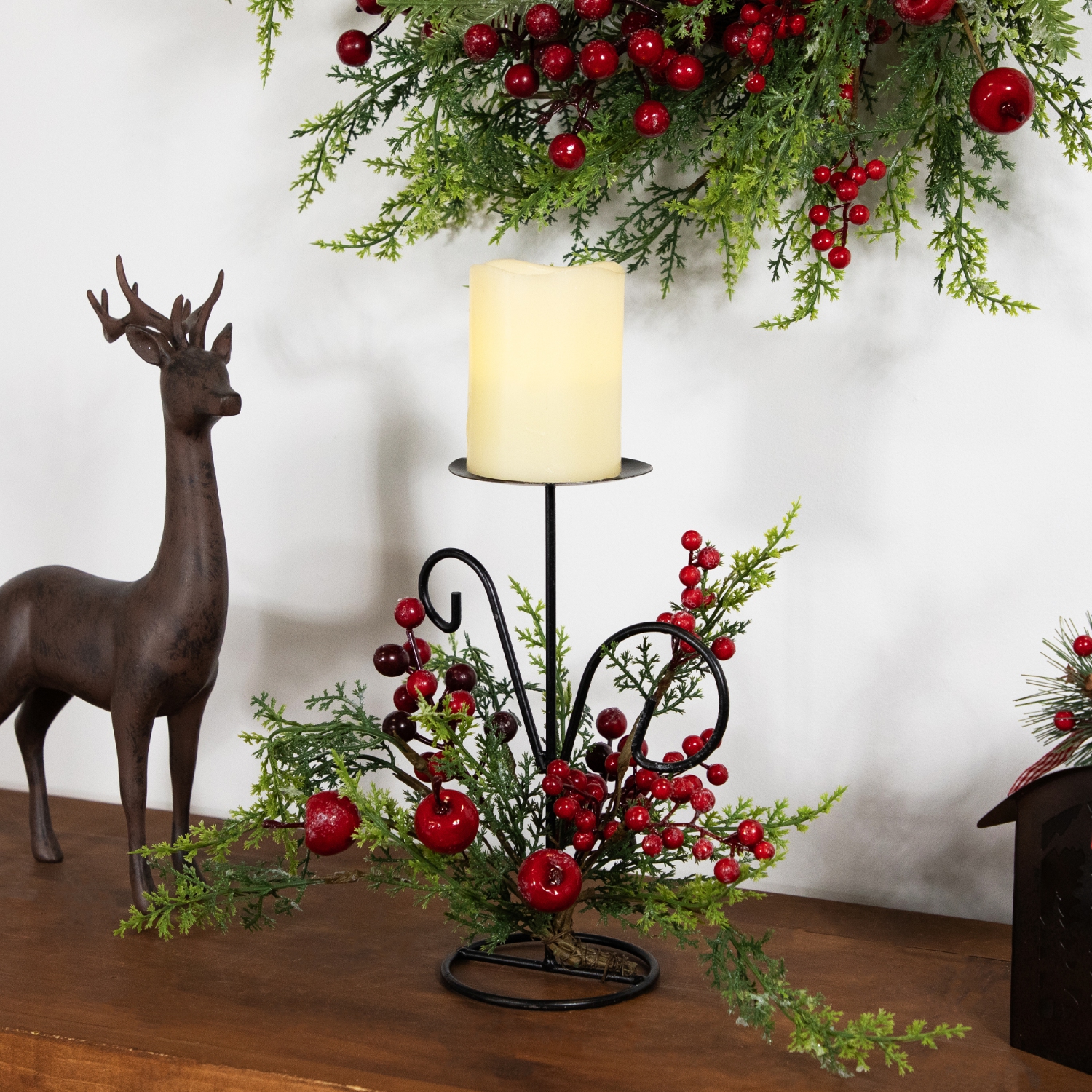 Porte-bougie pilier de Noël pommes et baies - 10 po - Vert et rouge