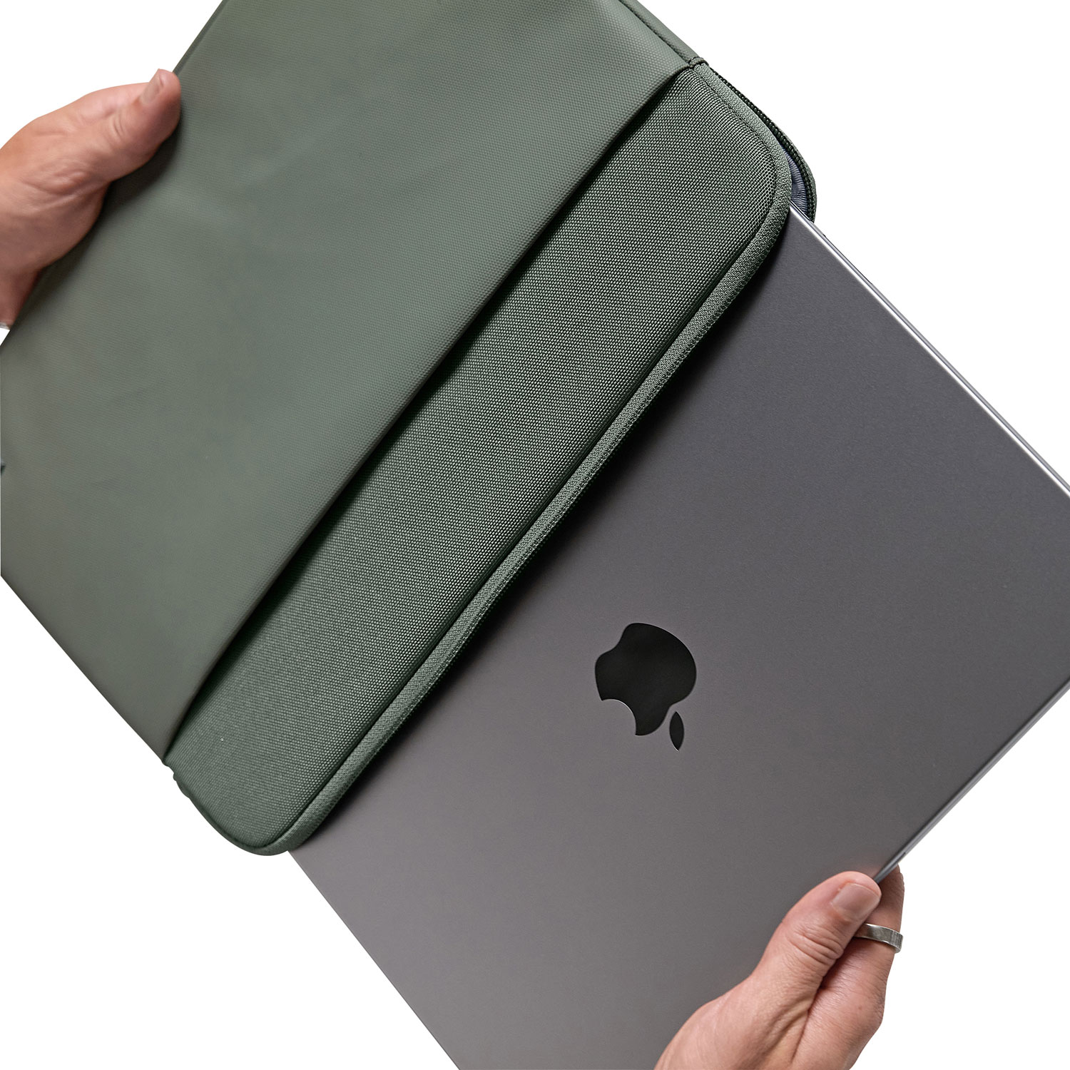 Incase A.R.C. 16" Laptop Sleeve - Smoked Ivy