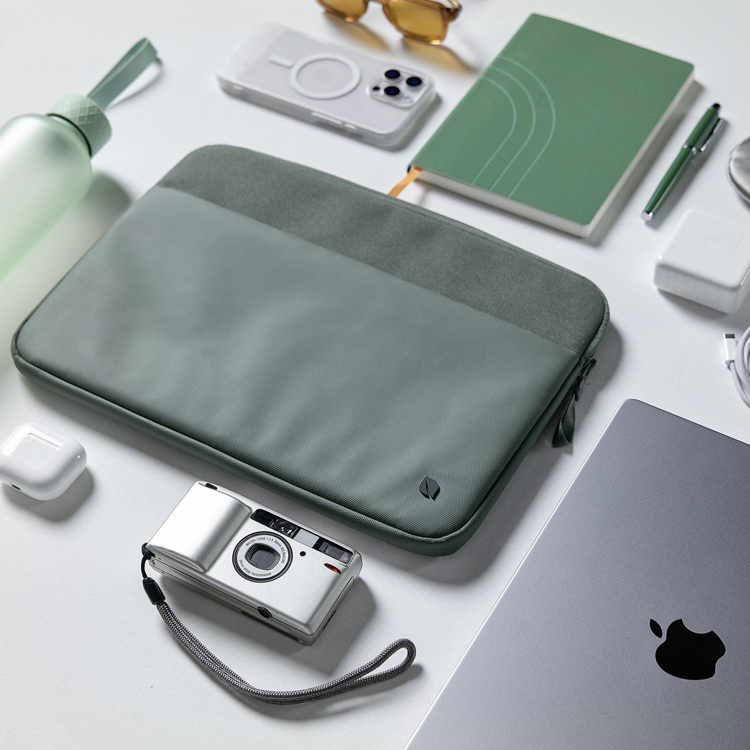 Incase A.R.C. 16" Laptop Sleeve - Smoked Ivy