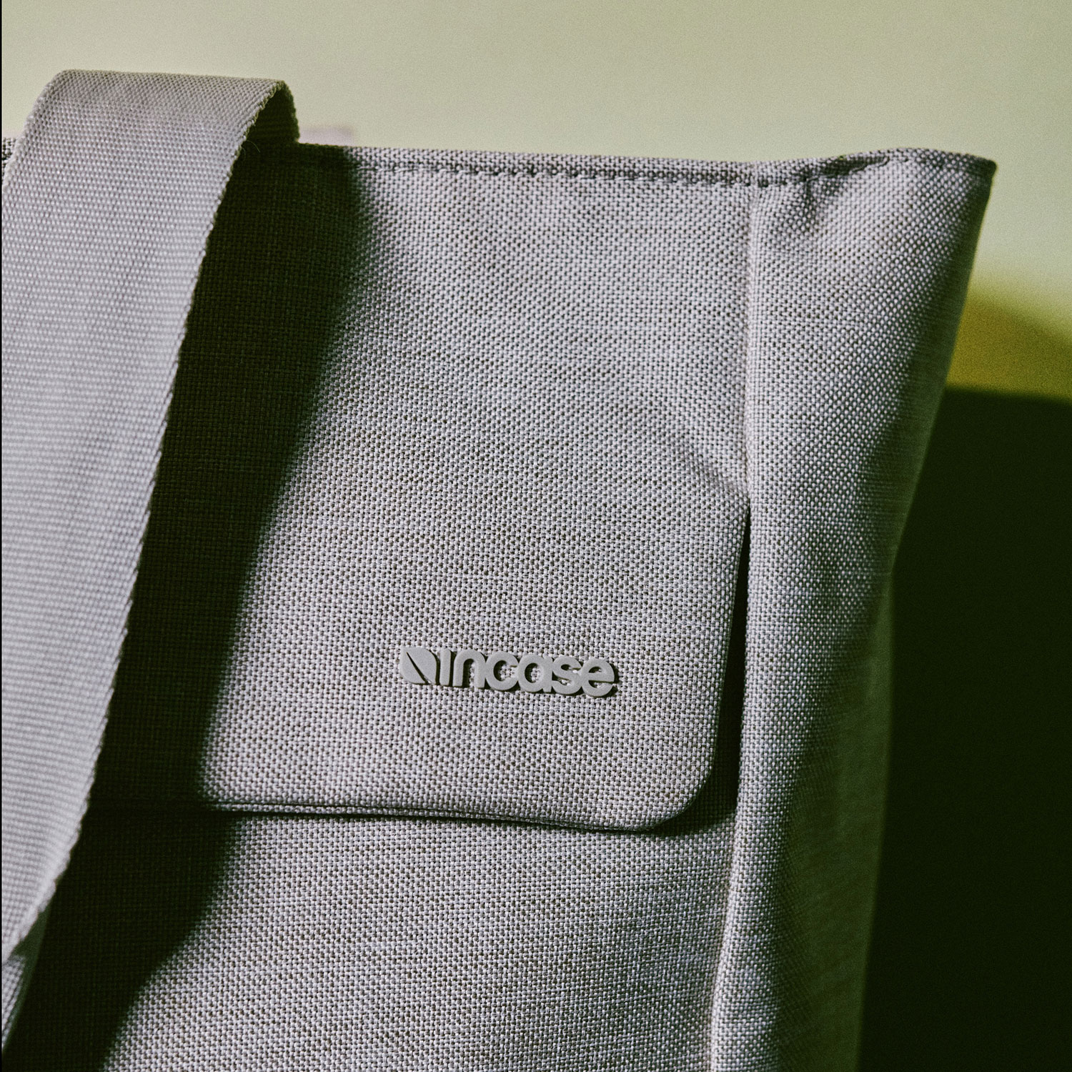 Incase Crosstown 16" Tote Bag - Limestone