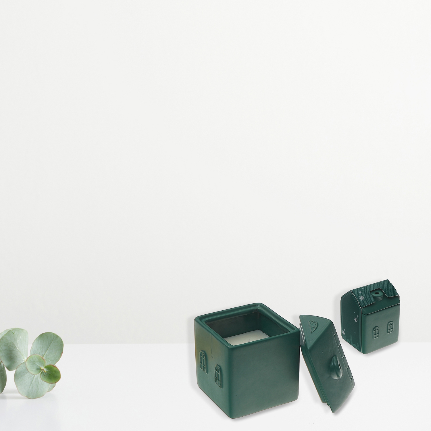 Bougie en pin givré de 9,2 oz de Maison concepts