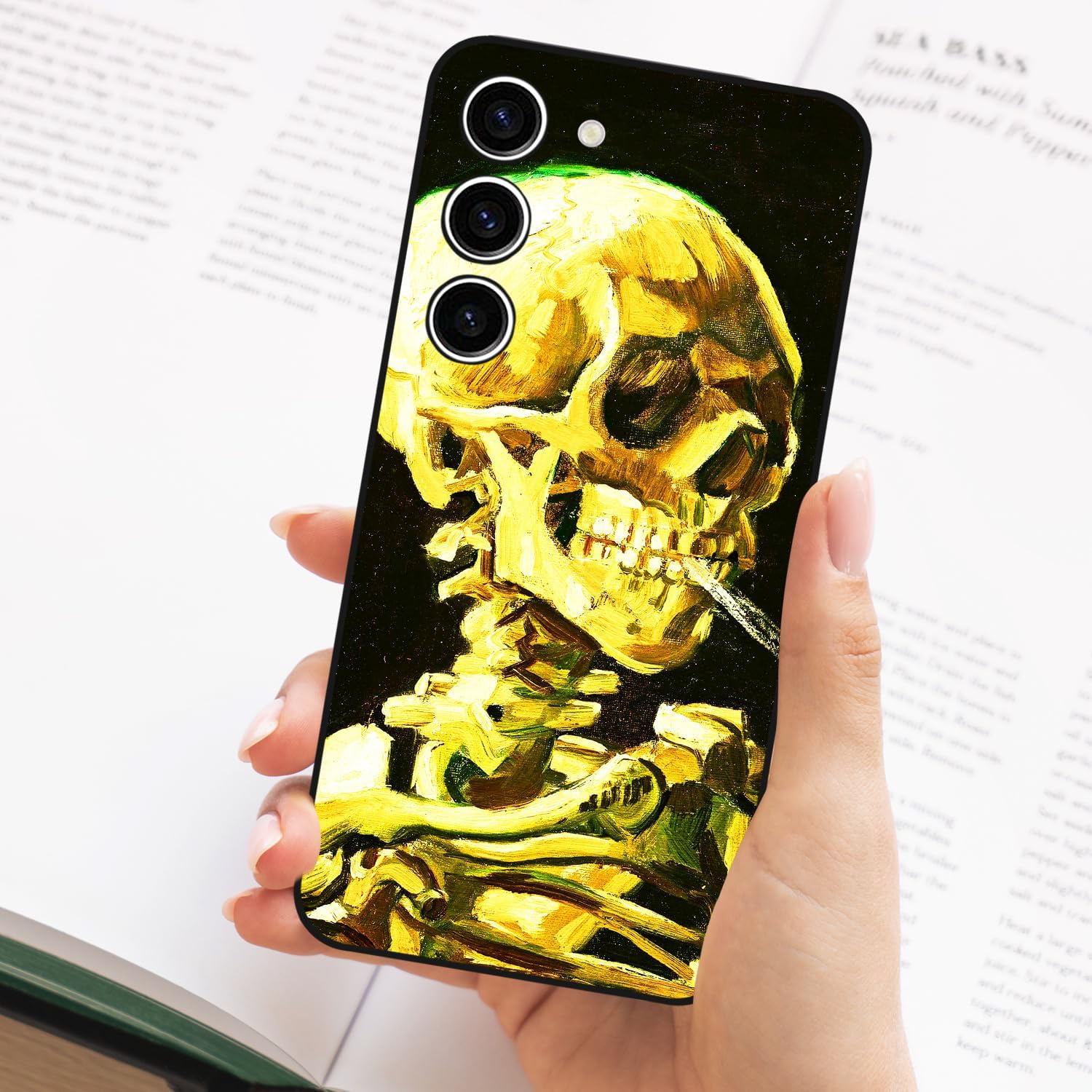 Compatible avec le Galaxy S23+ plus 5G de Samsung, cet étui en silicone Cute Art et son élégant crâne de mort noir