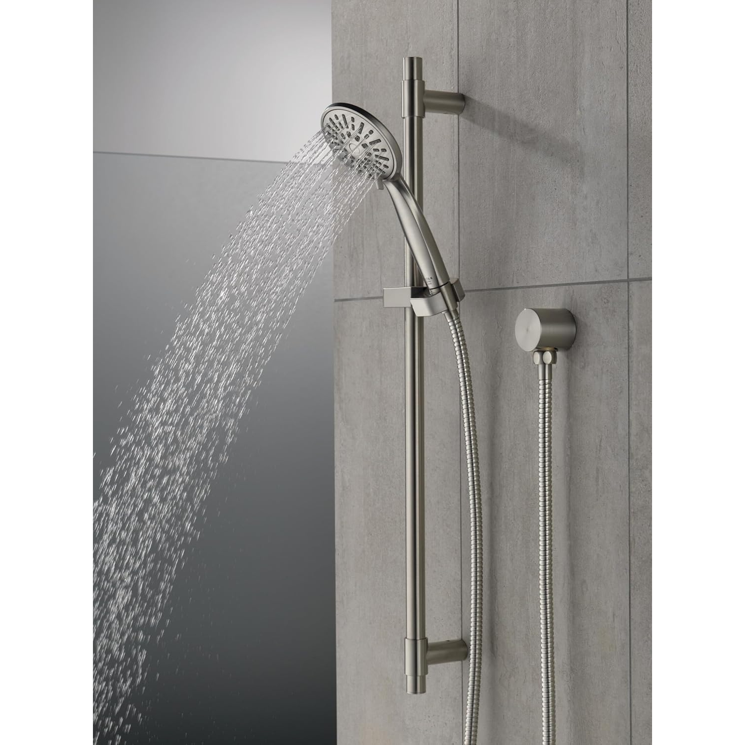 Robinet Delta douche à main 1,75 GPM avec barre coulissante 4S