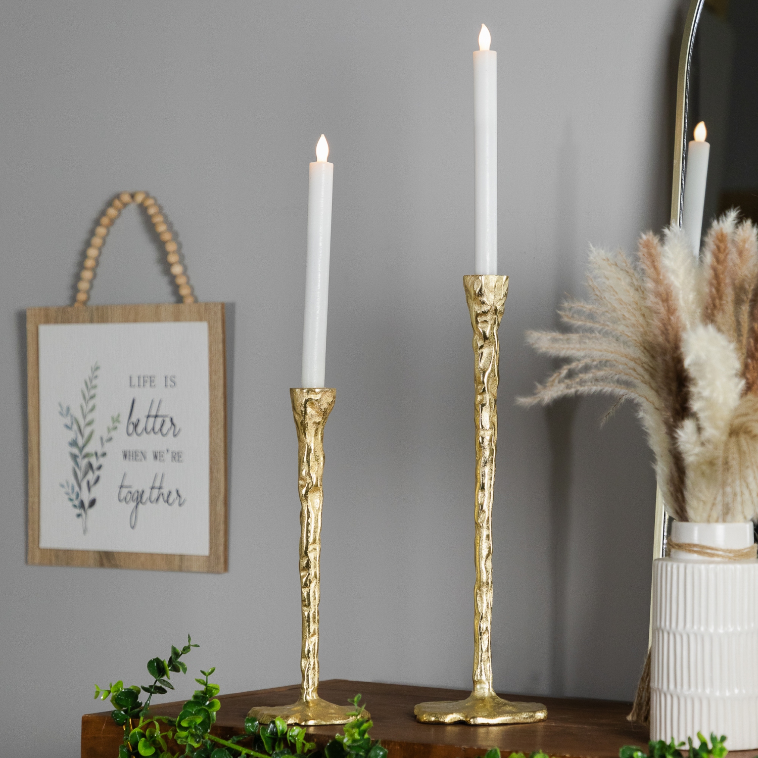 Porte-bougie fine texturé en métal avec base Lily Pad - 16 po - Doré - Ensemble de 2