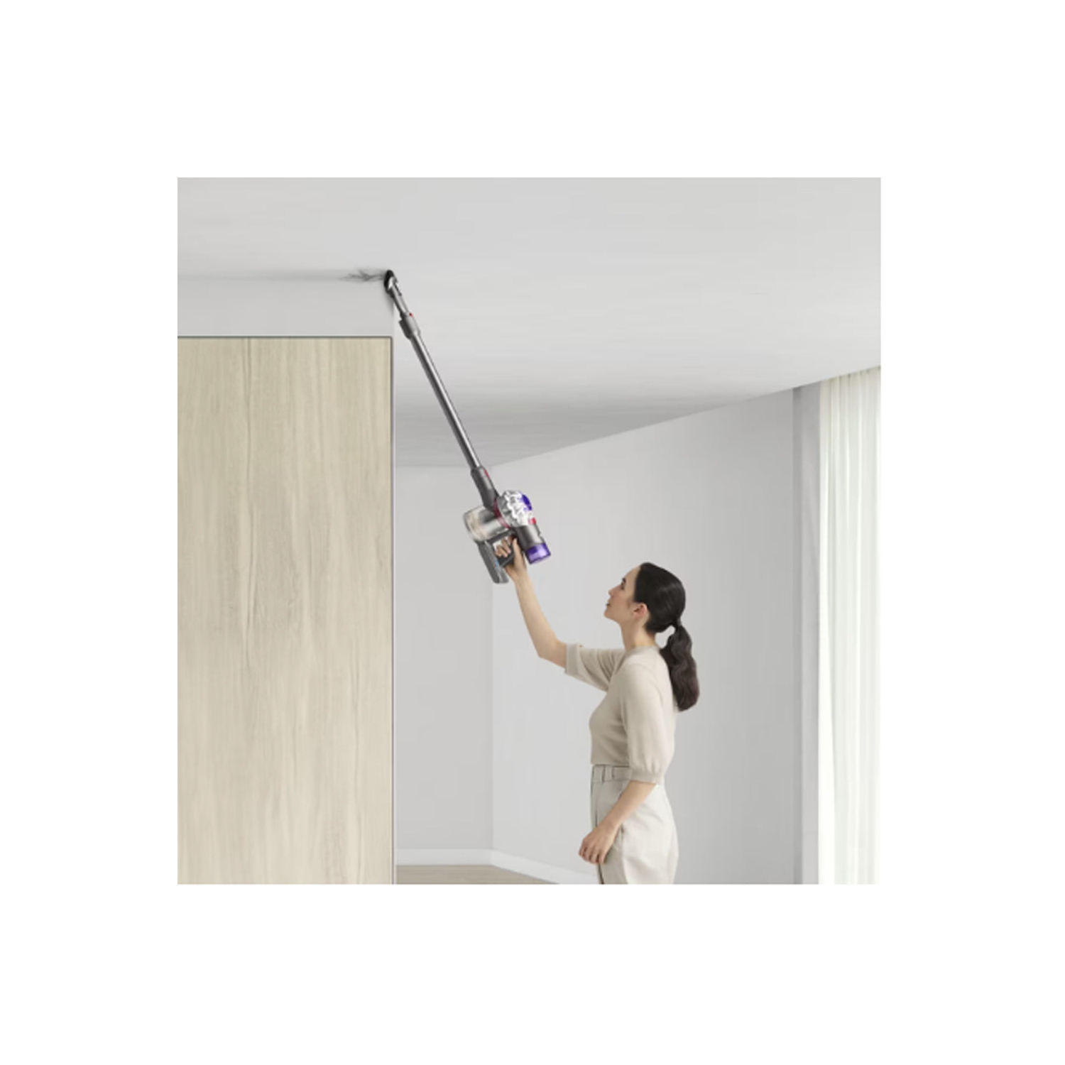 Refurbished Excellent- Dyson V8 Detect Cordless Vacuum , Colour may vary