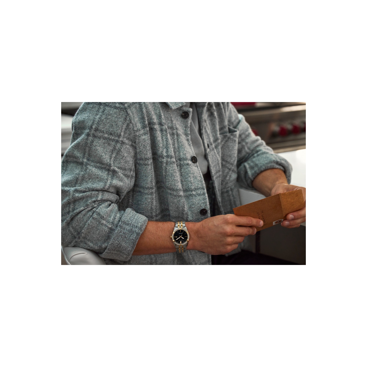 Montre pour hommes Corso Eco-Drive 40&nbsp;mm de Citizen avec boîtier et bracelet en acier inoxydable deux tons et cadran noir