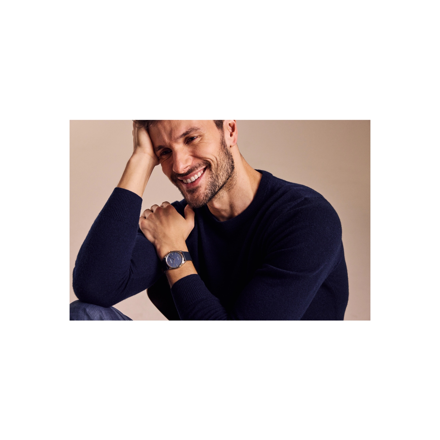 Montre unisexe Suratto Eco-Drive 38,4 mm de Citizen avec boîtier en inox argenté et bracelet en cuir bleu avec cadran bleu