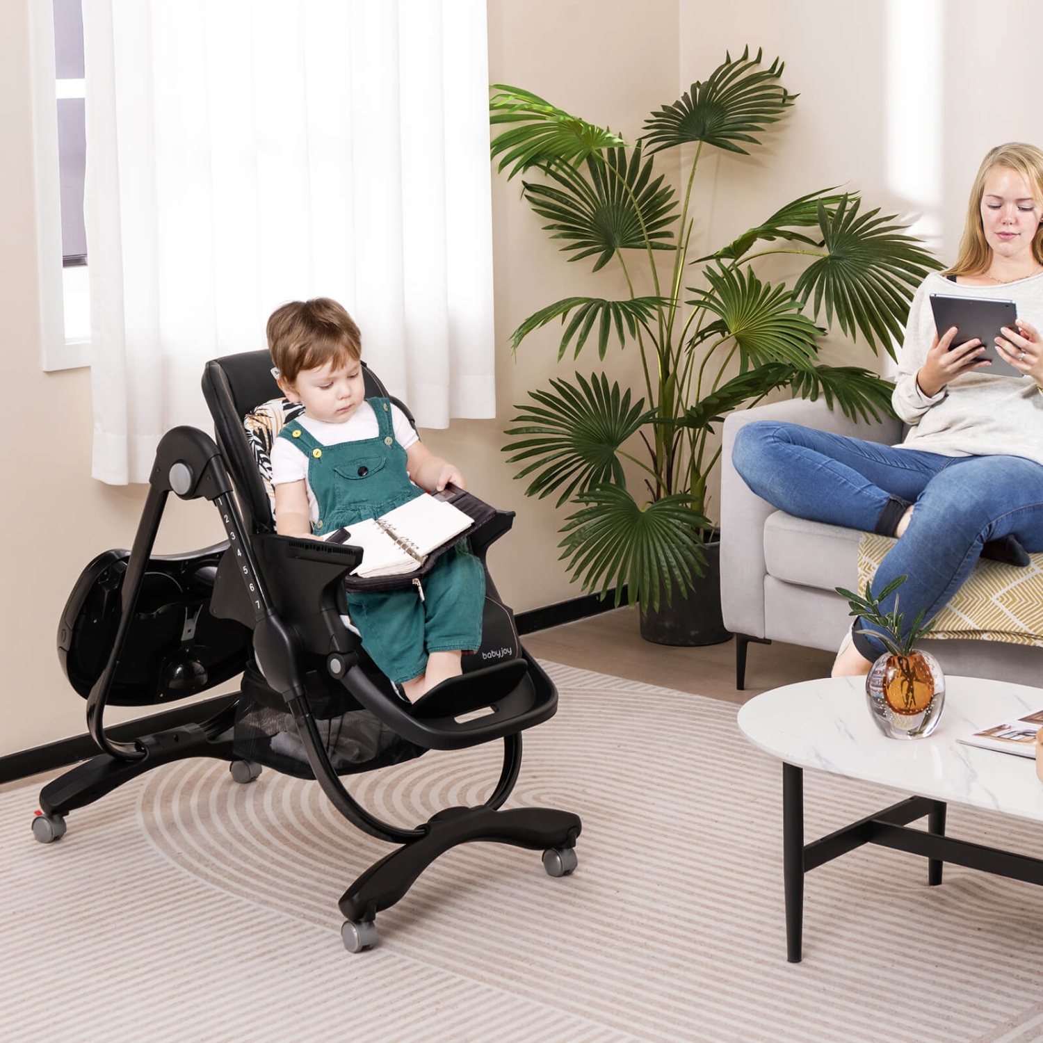 Chaise haute de Costway pour bébés et tout-petits avec repose-pieds à hauteur réglable sur roulettes