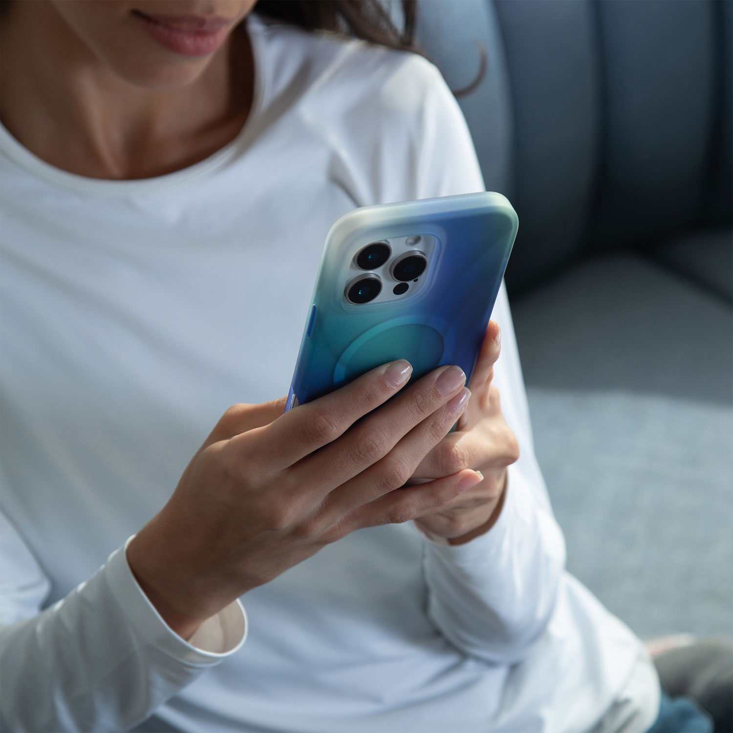 Étui rigide ajusté avec MagSafe Halo d'Incase pour iPhone 16 Pro - Océan