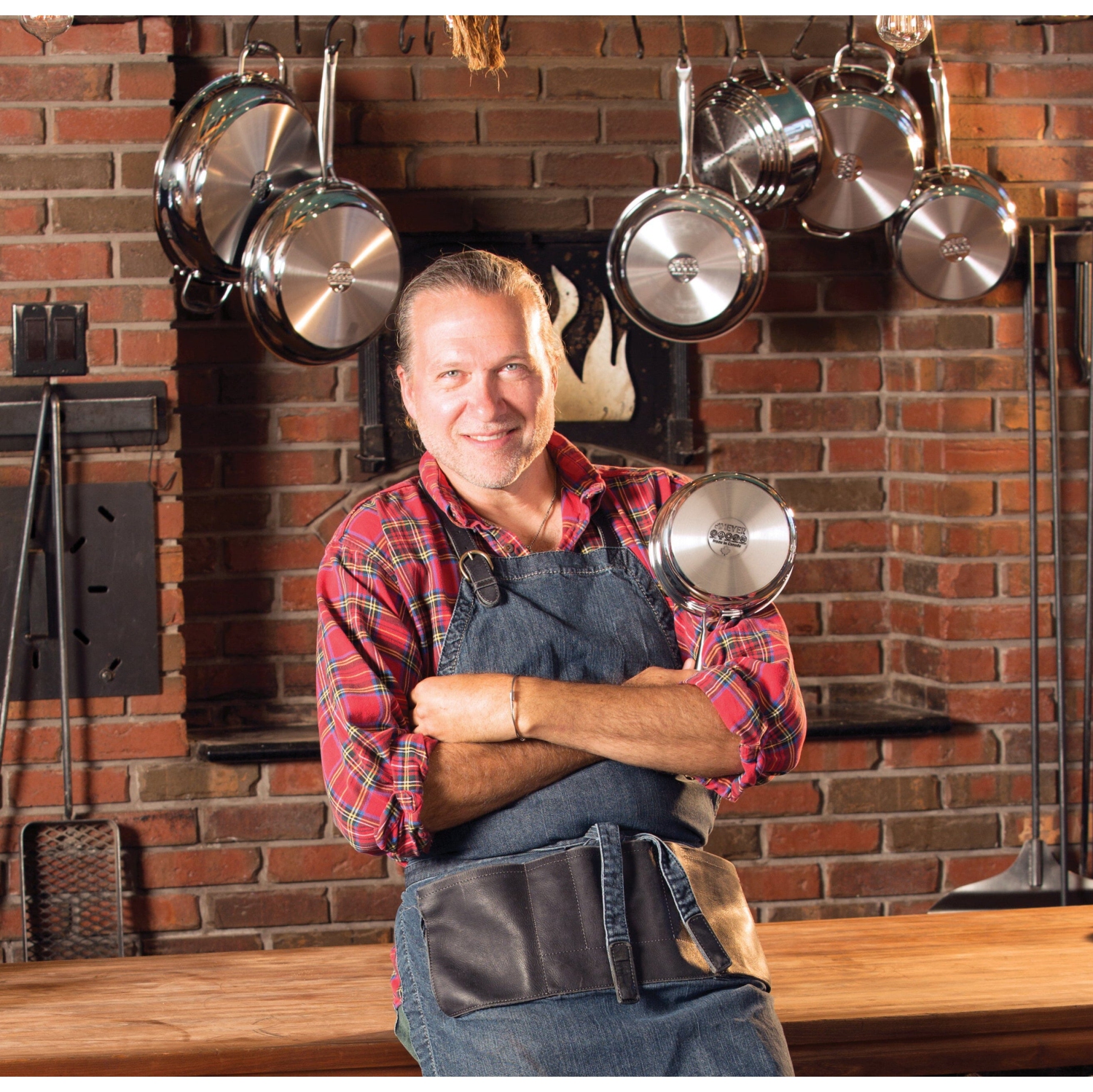 Meyer Nouvelle Stainless Steel 2.2L Saute Pan with tempered glass lid, Made in Canada