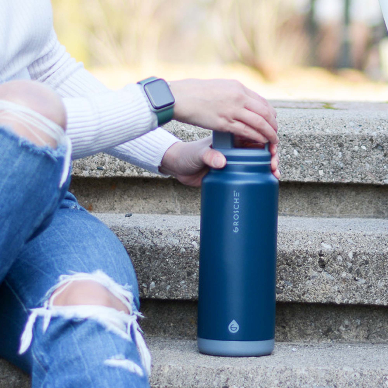 GROSCHE ALPINE Flip 'N Sip Insulated Water Bottle | Leakproof Water Bottle with Straw | 40oz - Mountain Blue