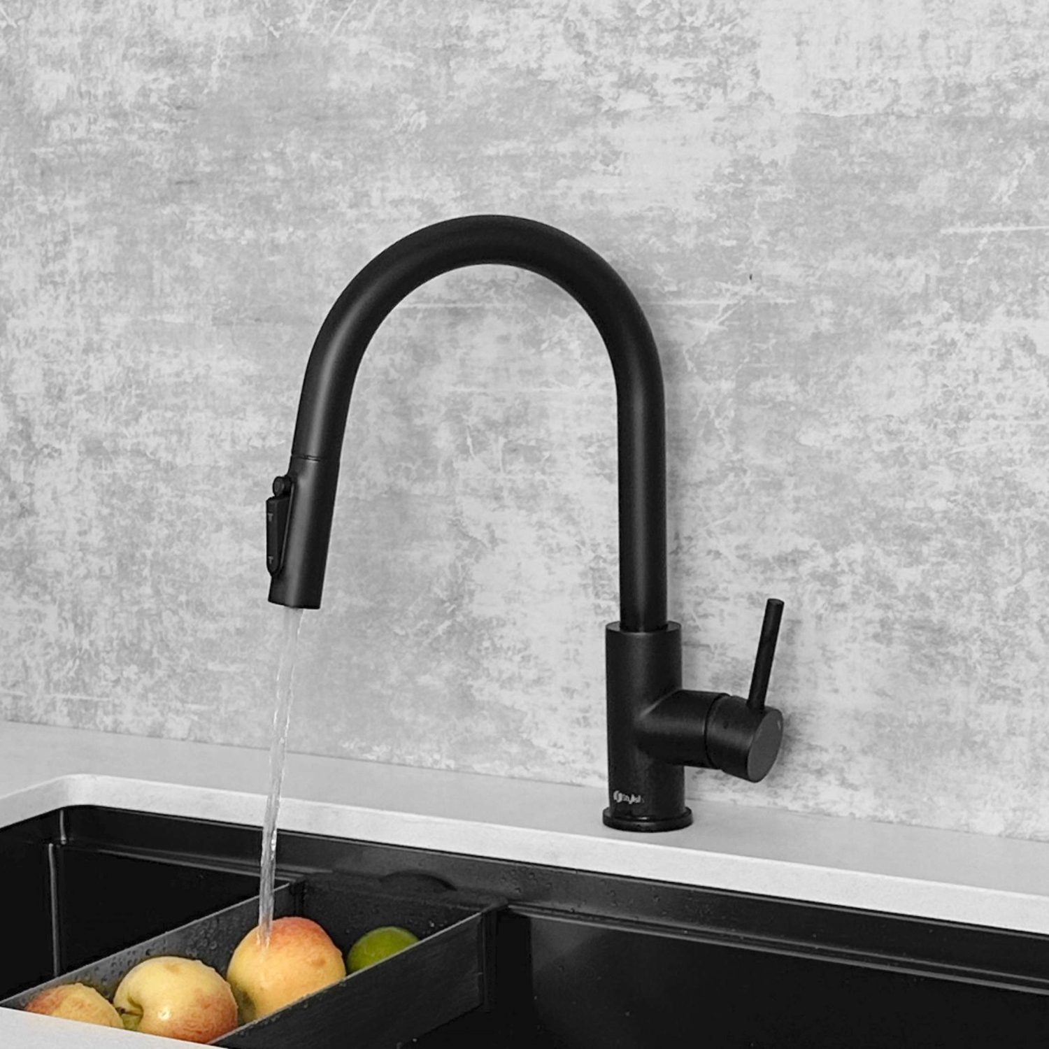 Stylish Modena 14 ⅛" Matte Black Pull-Down Dual Funtion Water Filter Faucet K-131NR