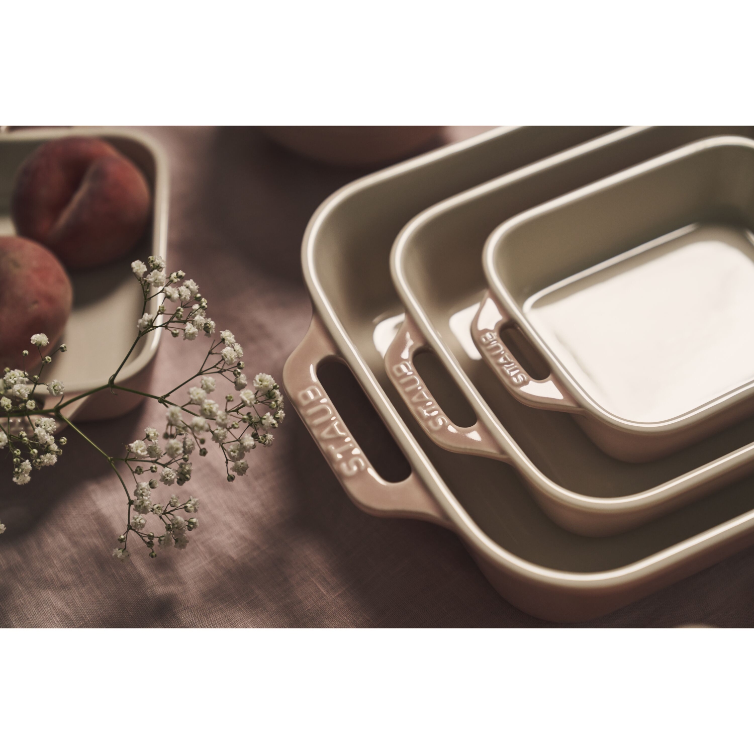Ensemble de plats de cuisson rectangulaires en céramique de STAUB, Macaron rose pâle, 3 pièces
