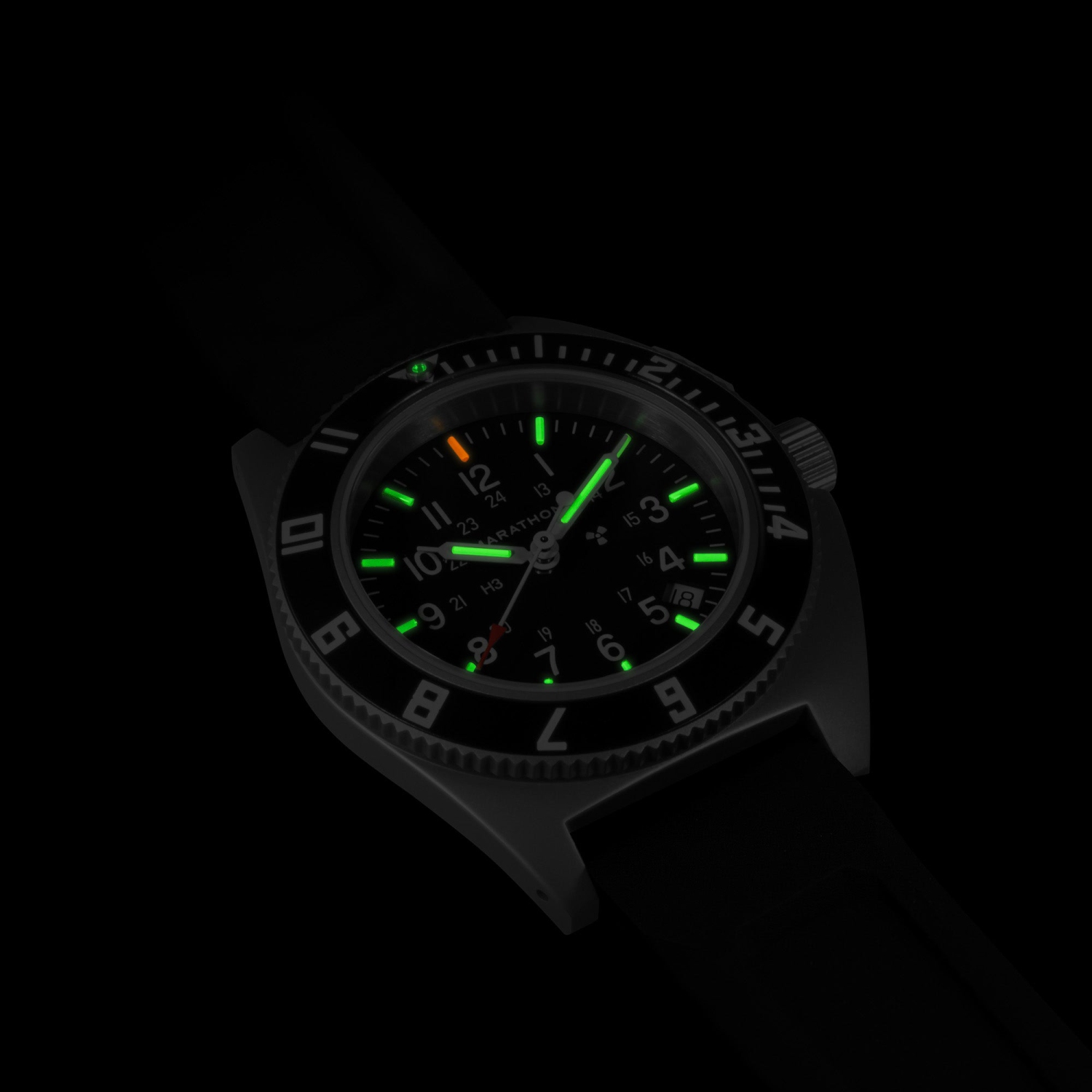 MARATHON- Steel Navigator W/Date on Black 3-Piece Rubber Strap Kit 41mm