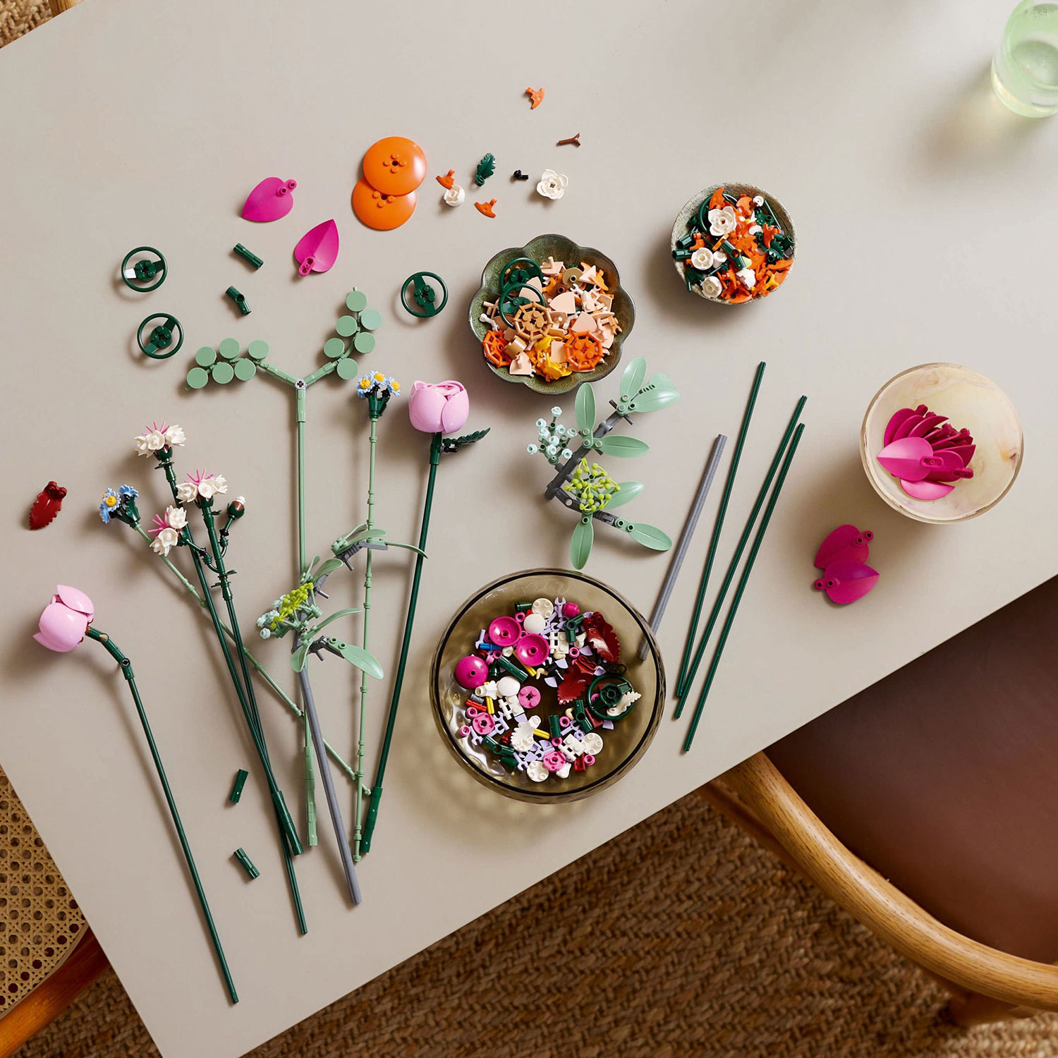 LEGO Botanicals: Pretty Pink Flower Bouquet - 749 Pieces