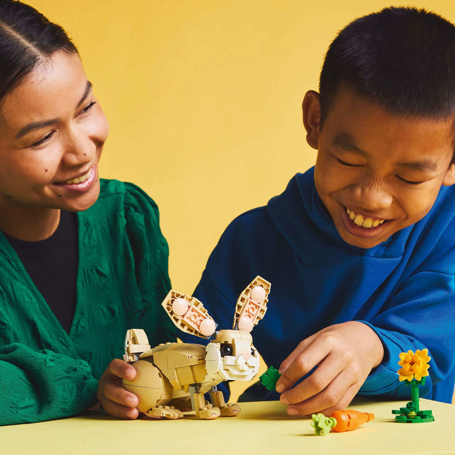 LEGO Creator: Cute Bunny - 326 Pieces