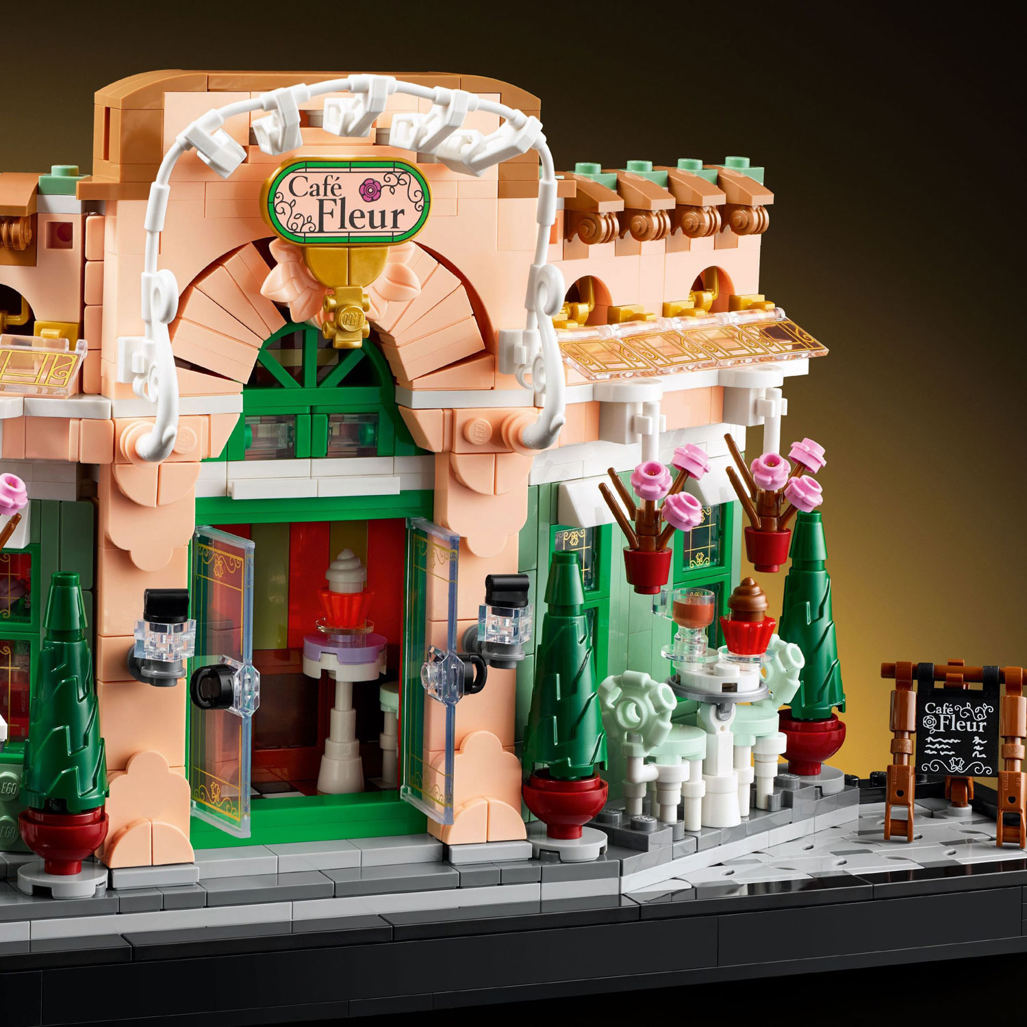 LEGO Icons: French Café - 1101 Pieces