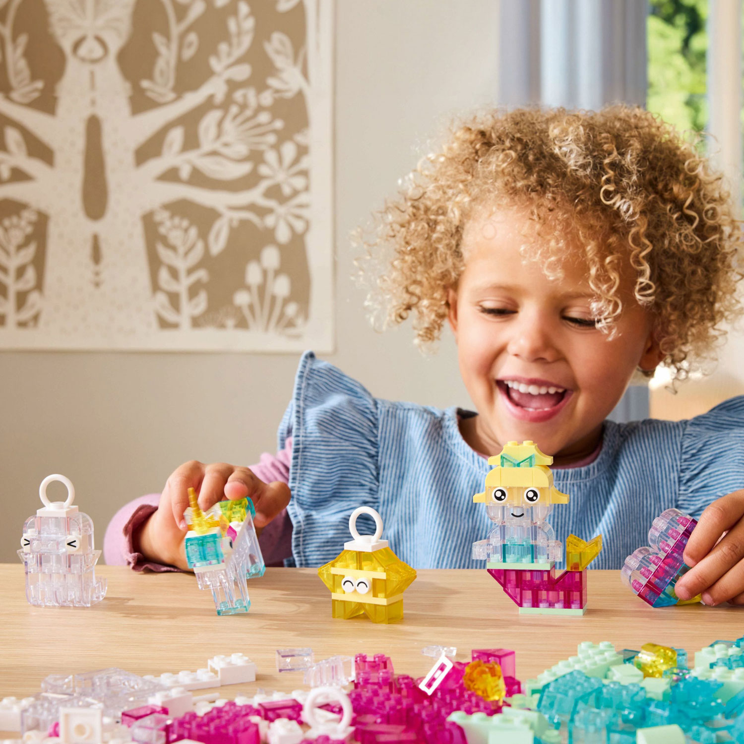 LEGO Classic : La boîte de briques transparentes magiques - 340 pièces