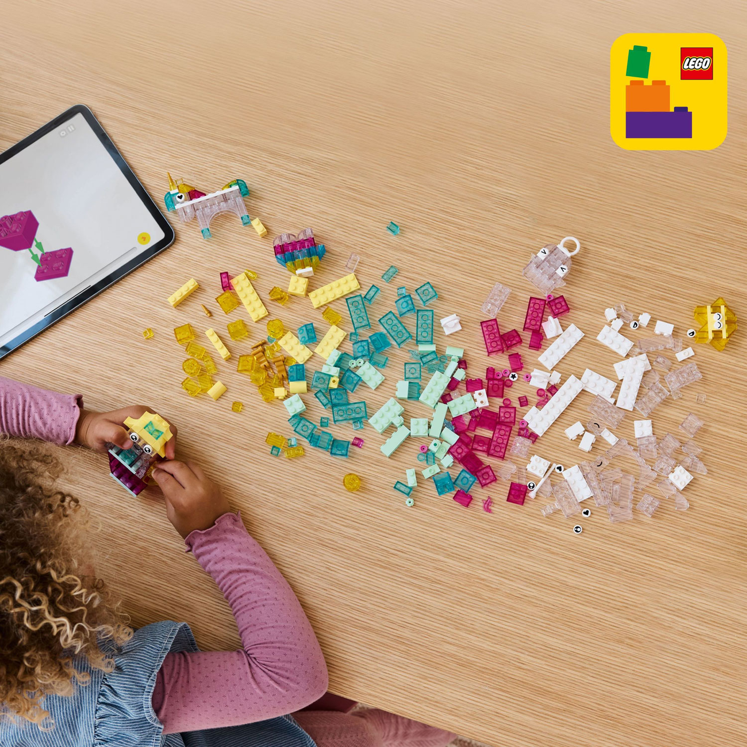 LEGO Classic : La boîte de briques transparentes magiques - 340 pièces