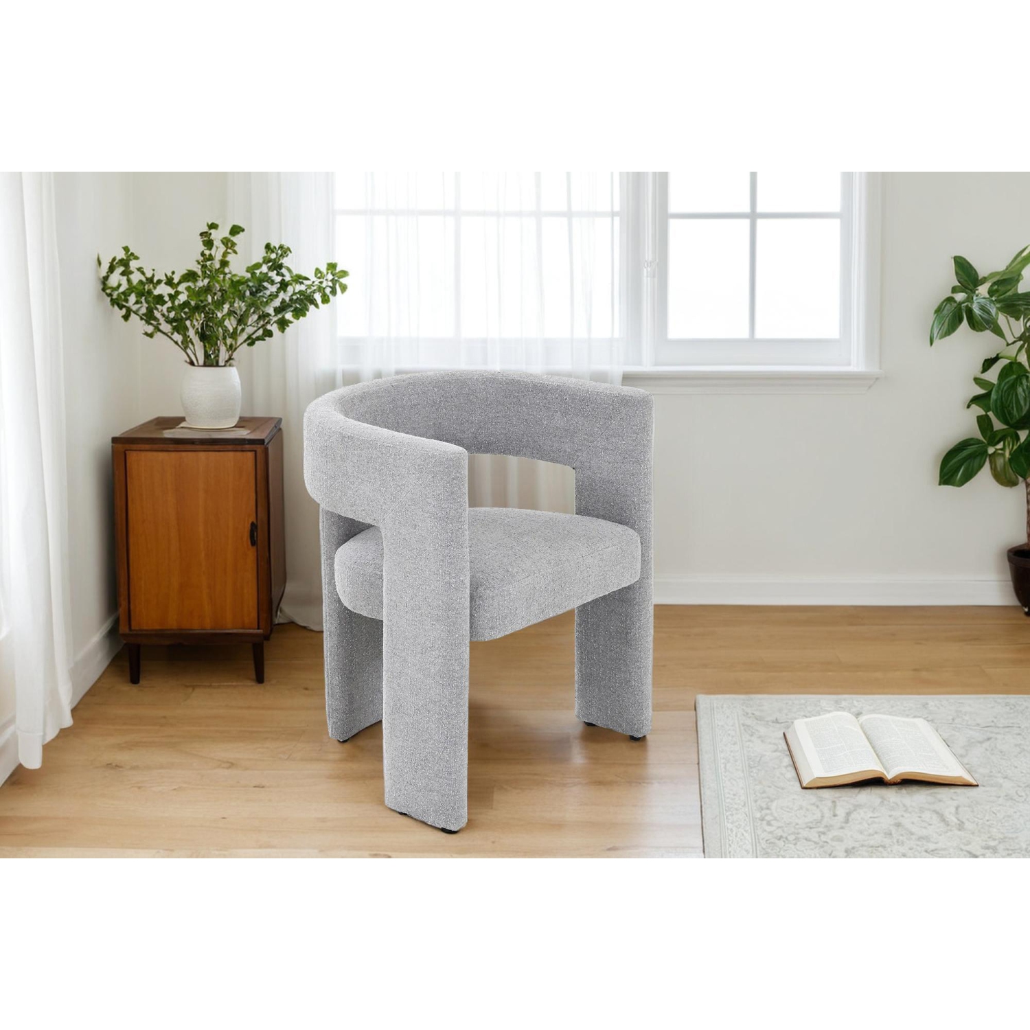 Chaise de salle à manger en tissu Andrea de Valencia, gris pâle