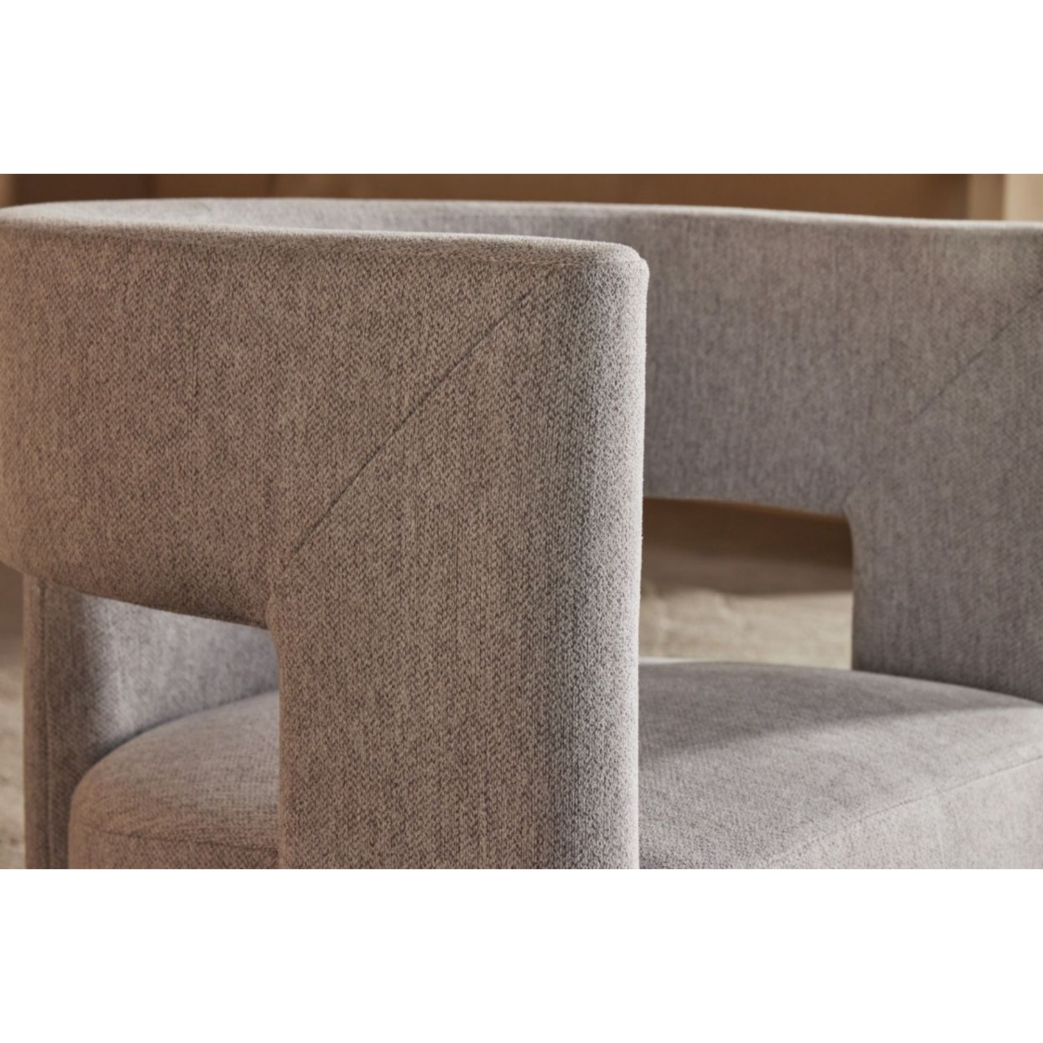 Chaise de salle à manger en tissu Andrea de Valencia, gris pâle