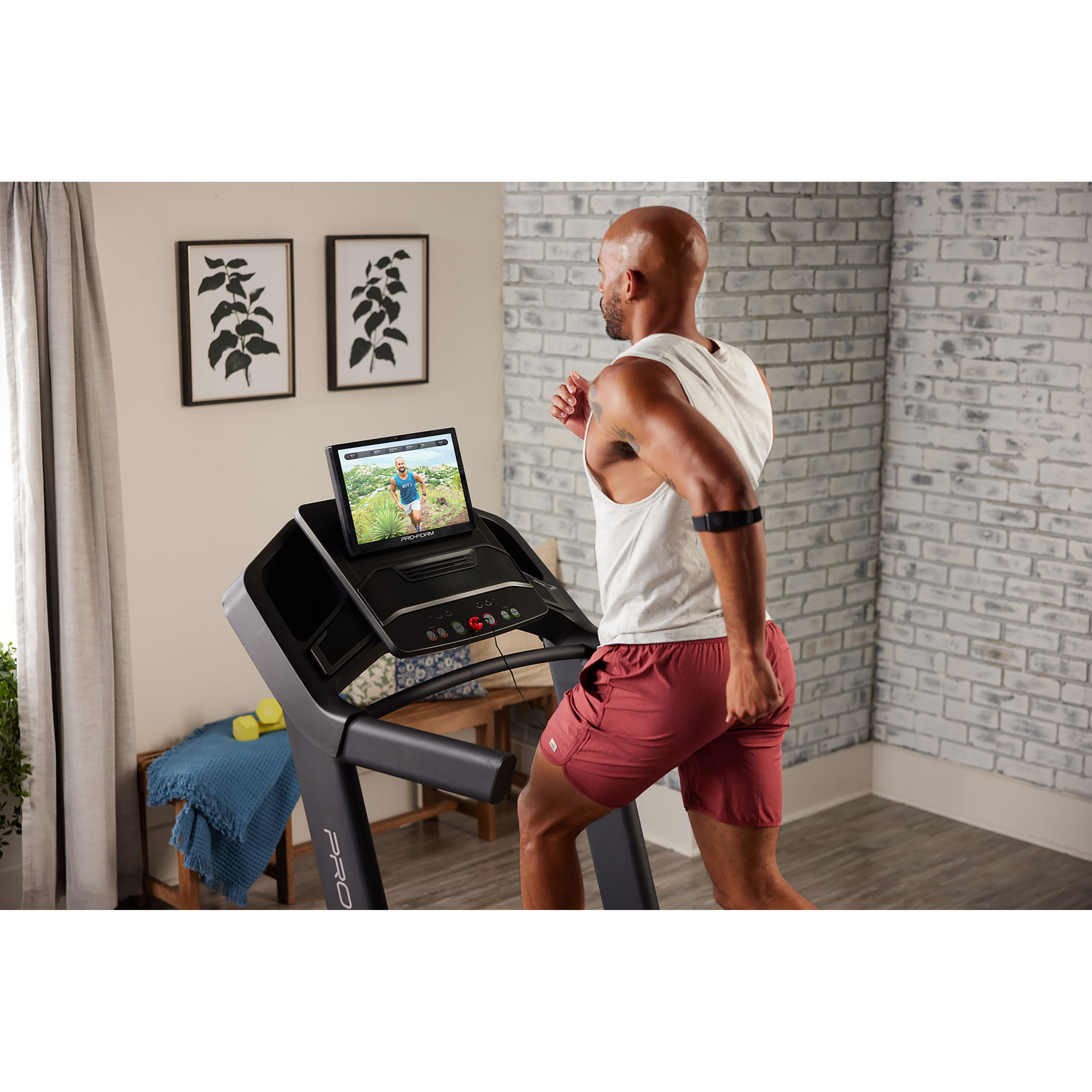 Tapis roulant Pro 9000 de ProForm avec écran tactile de 16 po