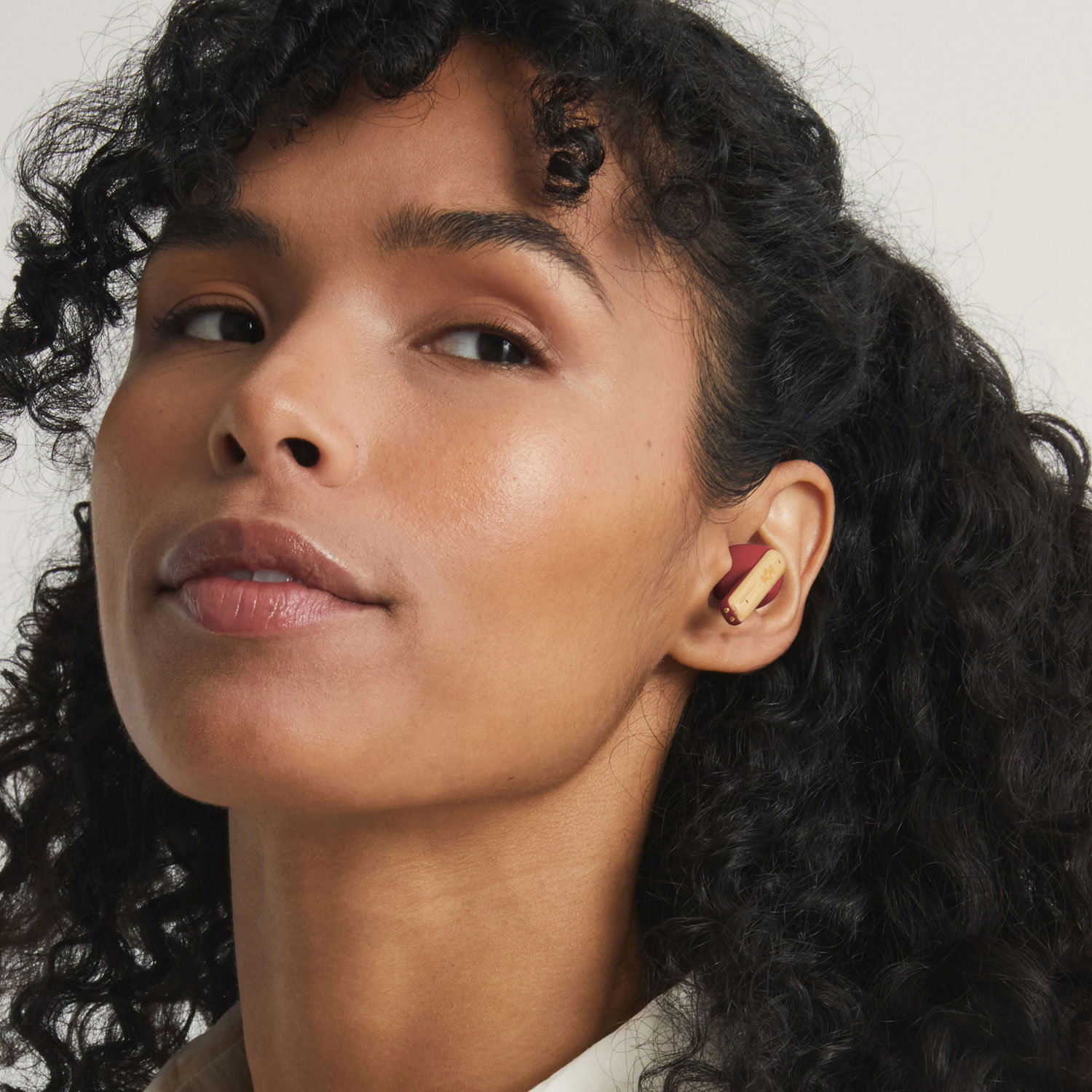 Écouteurs boutons 100 % sans fil à isolation sonore Little Bird de House Of Marley - Rouge