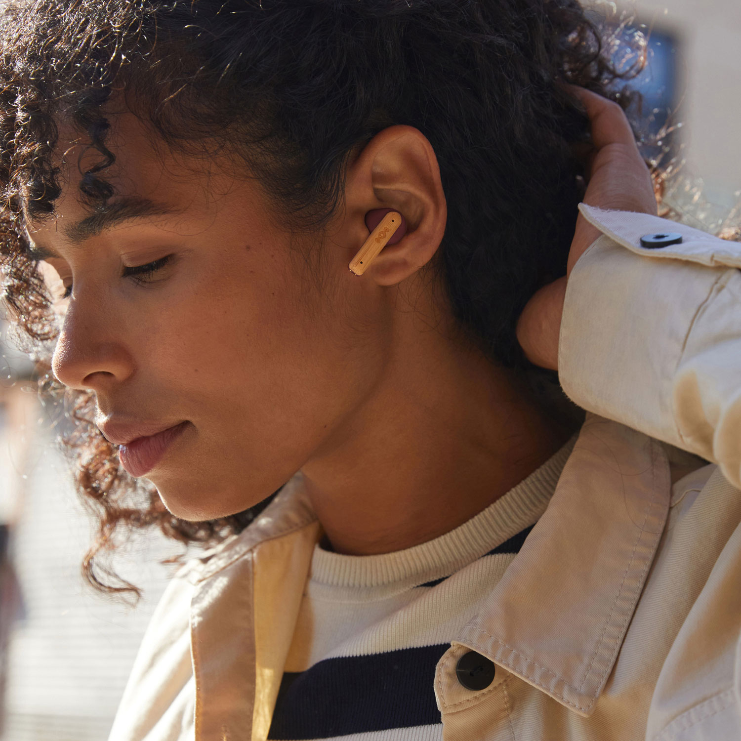 Écouteurs boutons 100 % sans fil à isolation sonore Little Bird de House Of Marley - Rouge