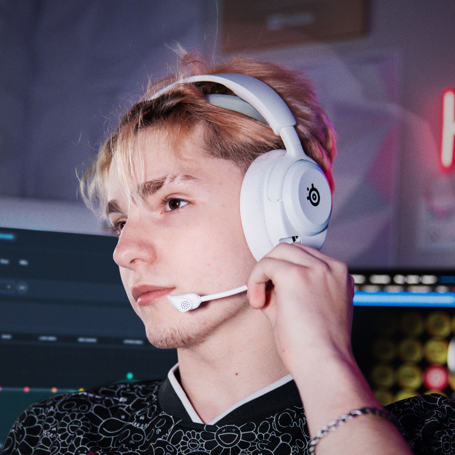 SteelSeries Arctis Nova 5 Wireless ホワイト Arctis Nova 5P Wireless - White