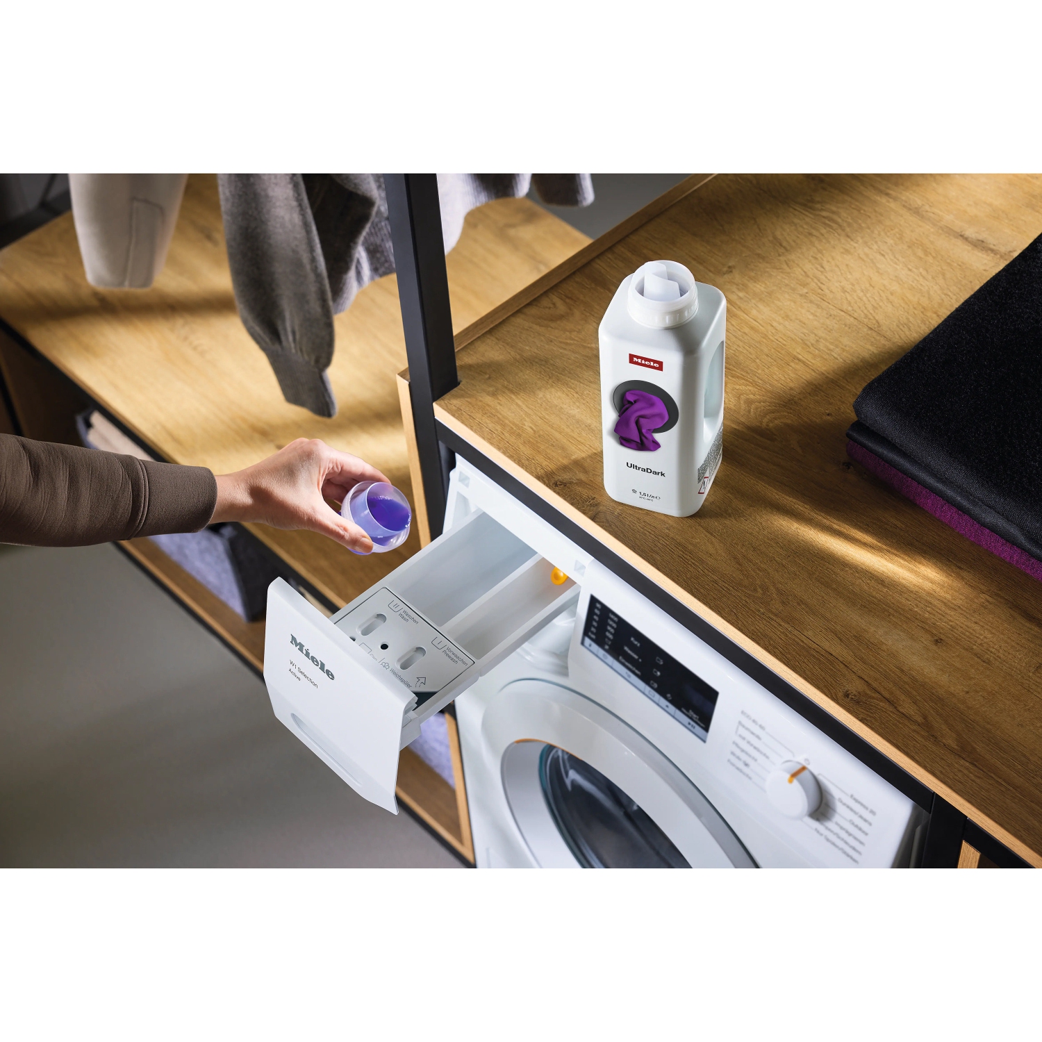 Détergent à lessive UltraDark 1,5&nbsp;L de Miele