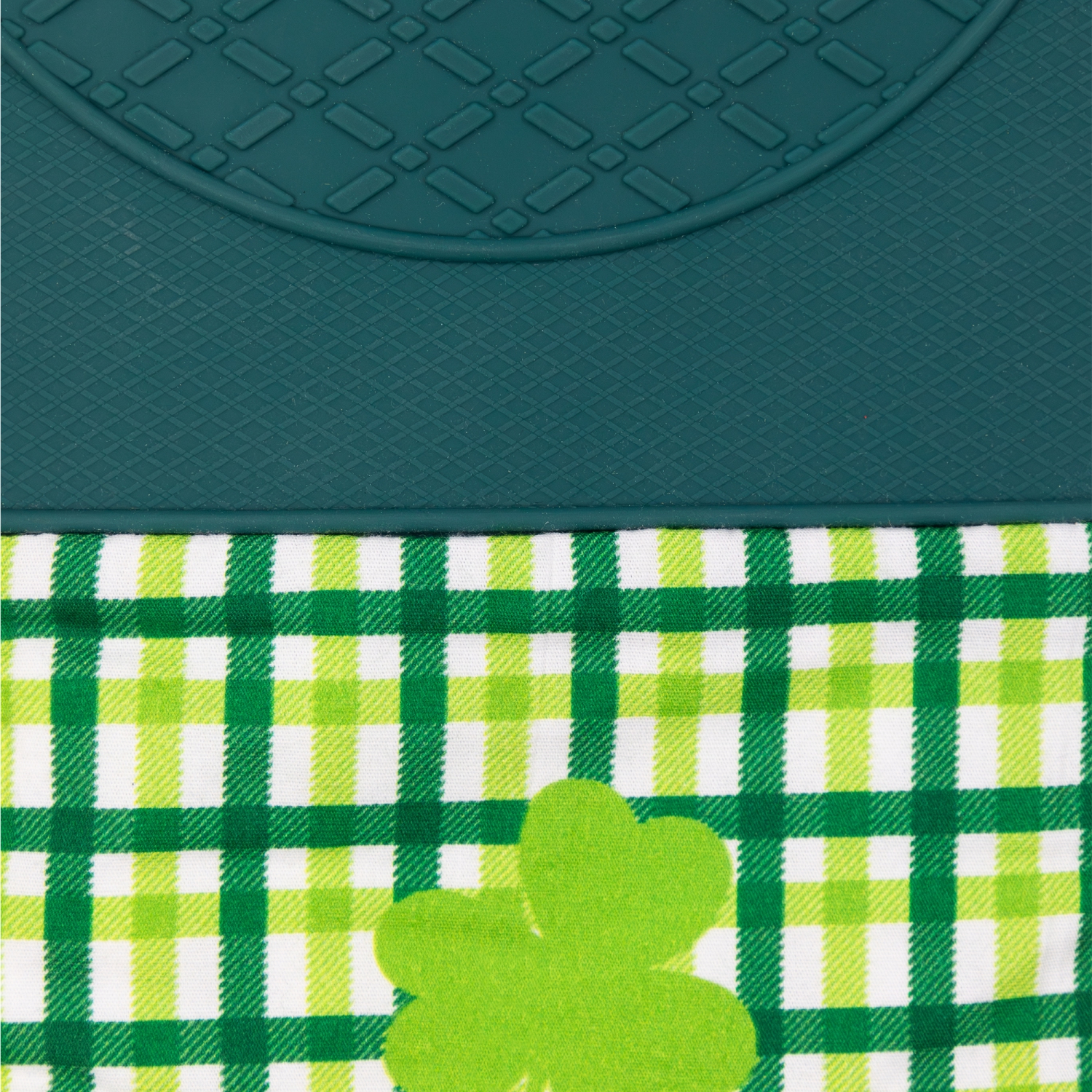 Plaid Shamrock St. Patrick's Day Kitchen Oven Mitts - 12.5" - Green - Set of 2