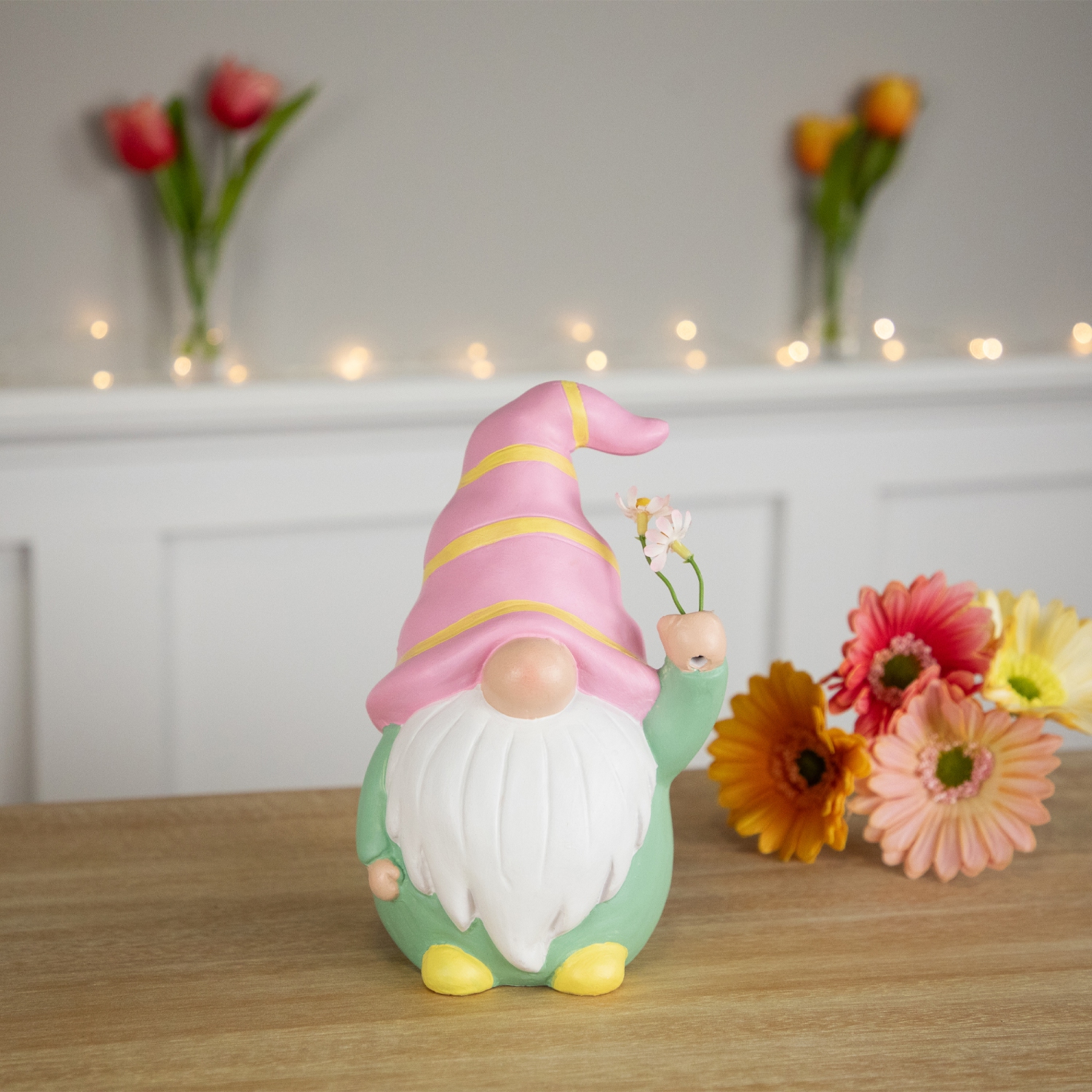 Figurine de printemps de gnome Holding Flowers - 8 po - Rose et vert
