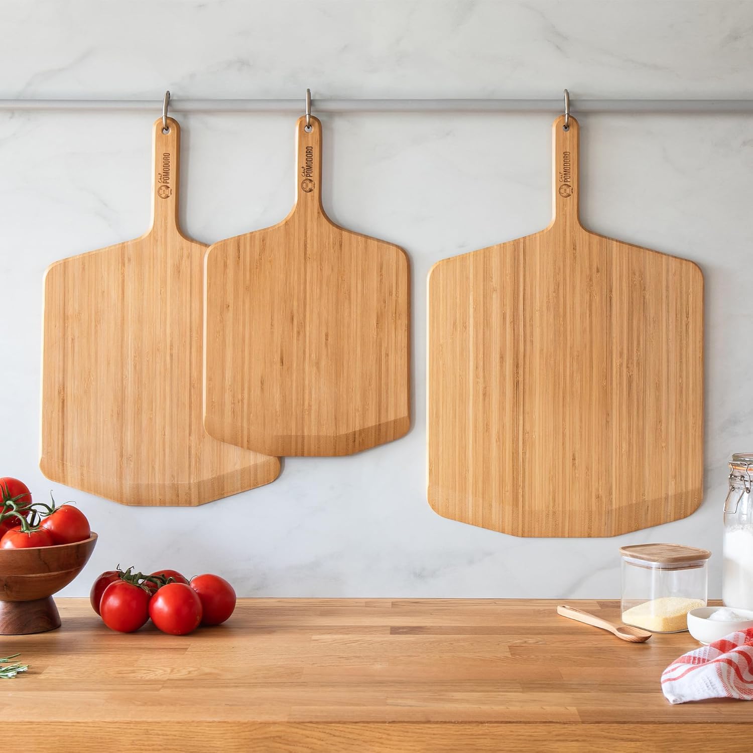 Pelle à pizza en bambou de 16 po Pomodoro, pelle à pizza en bois, palette à pizza