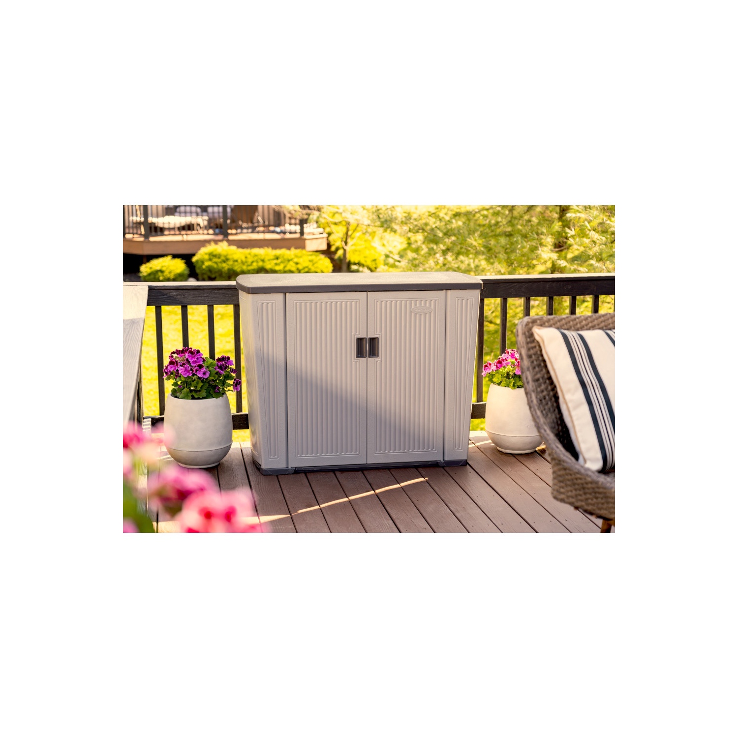 Suncast : 130 gal Unité de rangement Backyard Oasis - Gris tourterelle