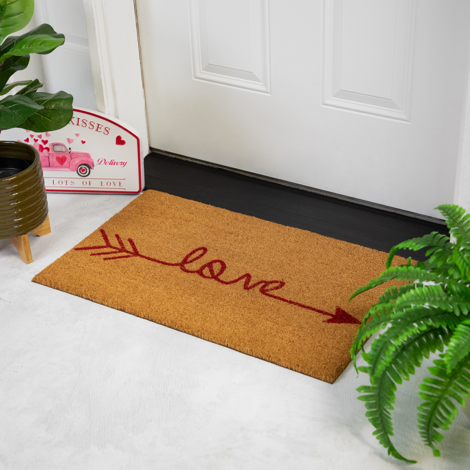 Tapis d'entrée d'extérieur Natural Coir « Love » Arrow 18 x 30 po