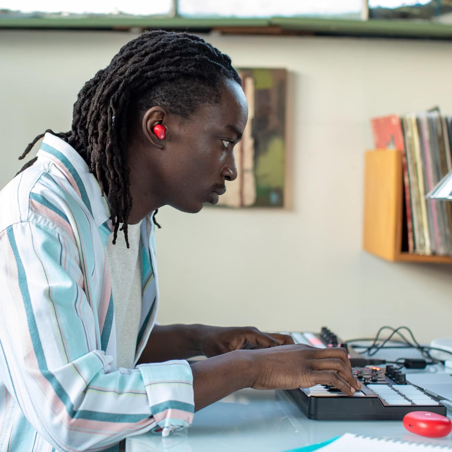 Open Box - Beats Studio Buds –True Wireless Noise Cancelling Earbuds –Built-in Microphone, IPX4 Rating, Sweat Resistant Earphones, Class 1 Bluetooth