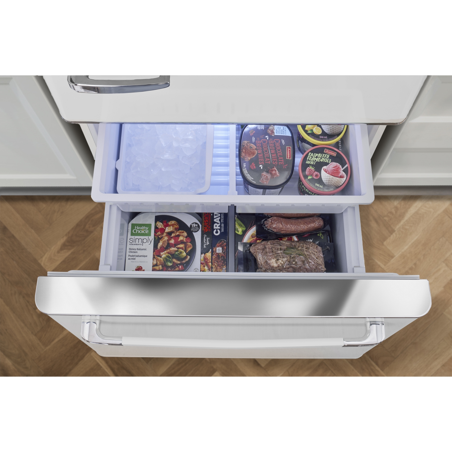 Unique Appliances&nbsp;Classic Retro 30-inch 17.7 cu. ft. Frost Free Bottom Freezer Counter Depth Refrigerator with Built-In Ice Maker in Marshmallow