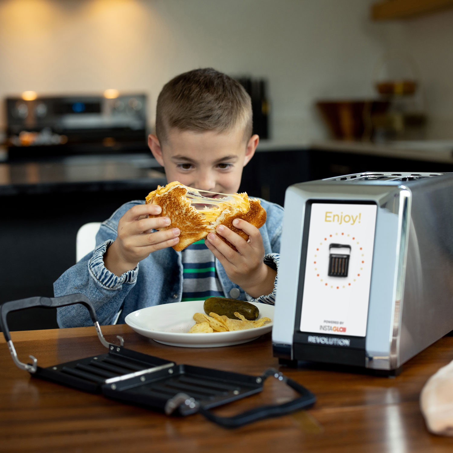 Revolution Revolution R180 Connect Toaster - 2-Slice - Black