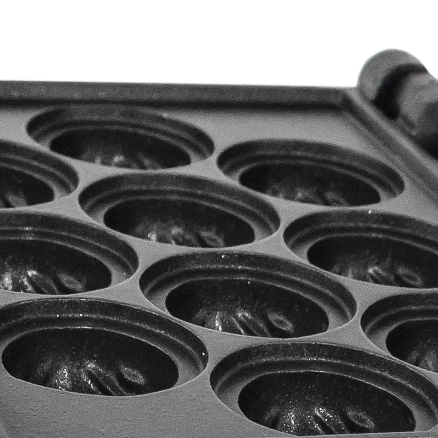 AP-738 Walnut-Shape Waffle Maker | Stuffed Waffle Iron | 23 Nut Waffles | 110V