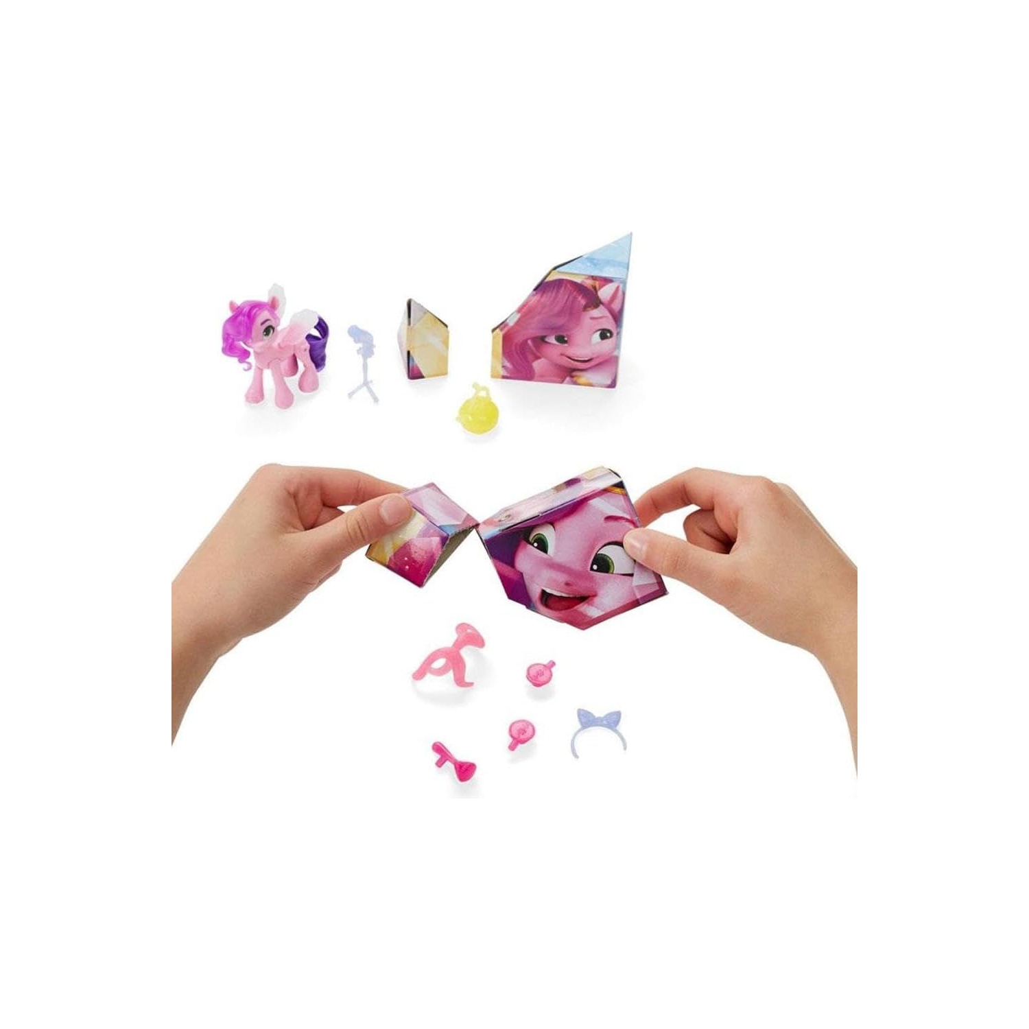 My Little Pony: Make Your Mark Toy Cutie Mark Magic Princess Pipp Petals - 3-Inch Hoof to Heart Pony with Surprise Accessories, Age 5 and Up