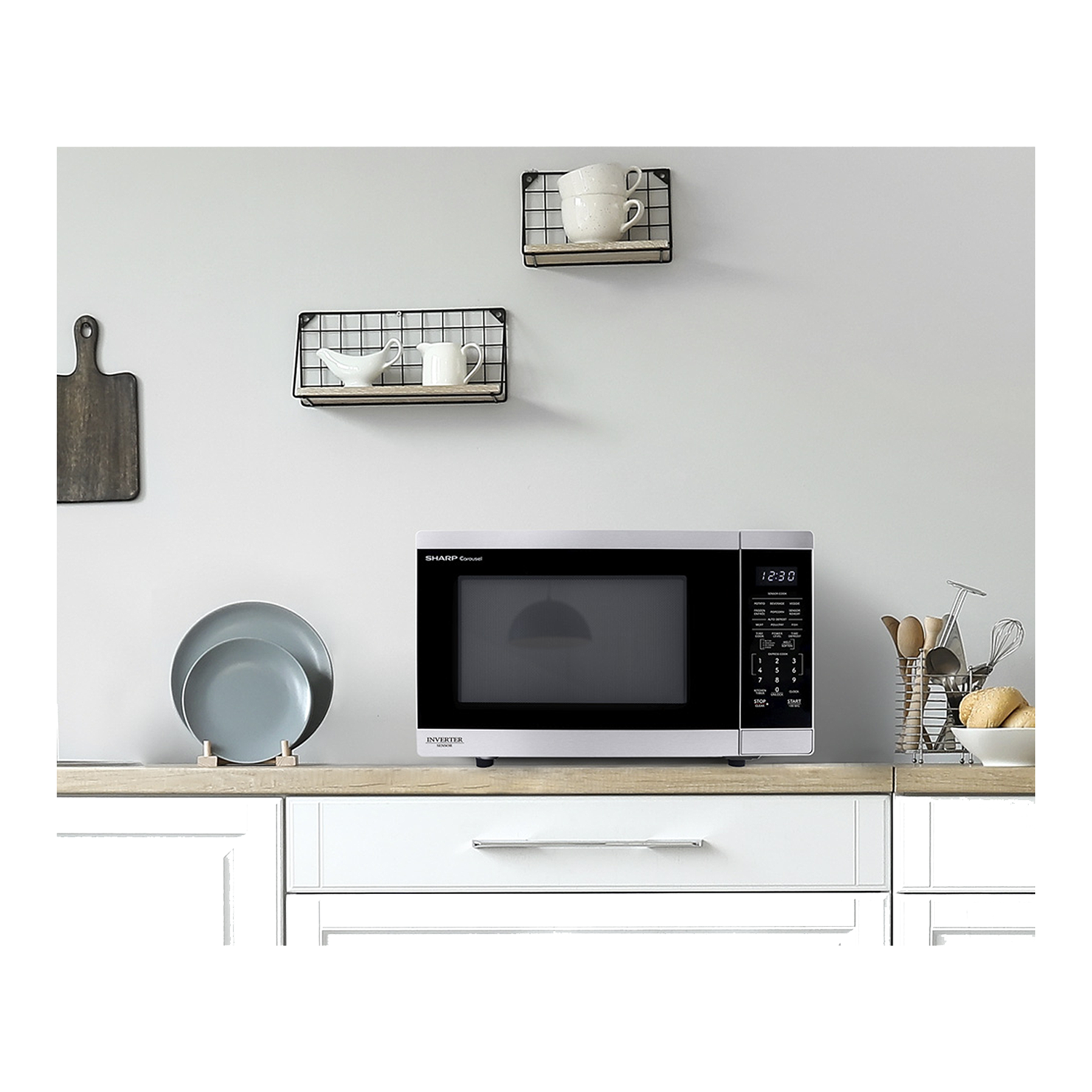 Four à micro-ondes 1,4 pi³ DE Sharp Four à micro-ondes de comptoir Carousel MD de 1100&nbsp;W avec technologie Inverter